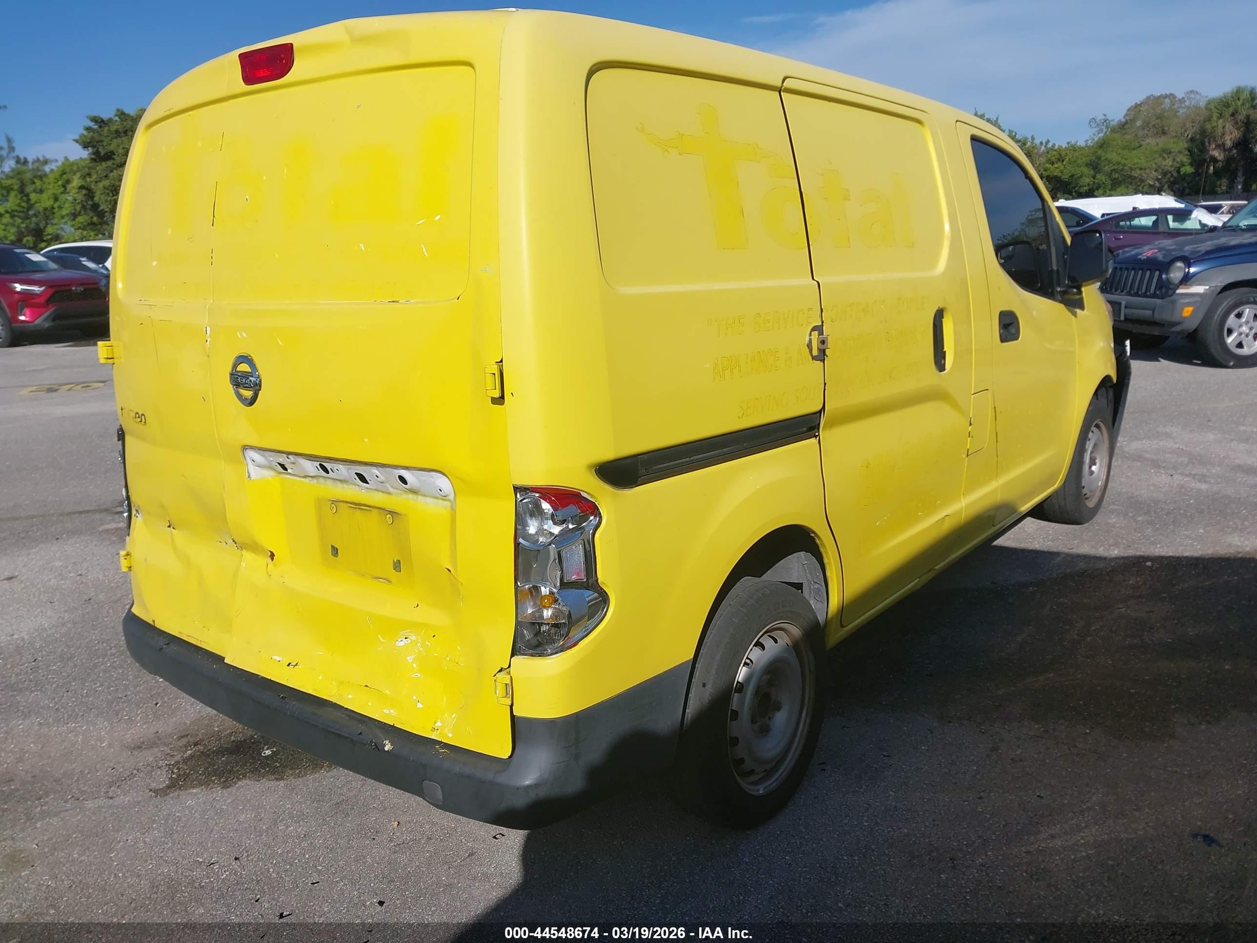 2015 Nissan Nv200 S/sv Желтый vin: 3N6CM0KN9FK712533