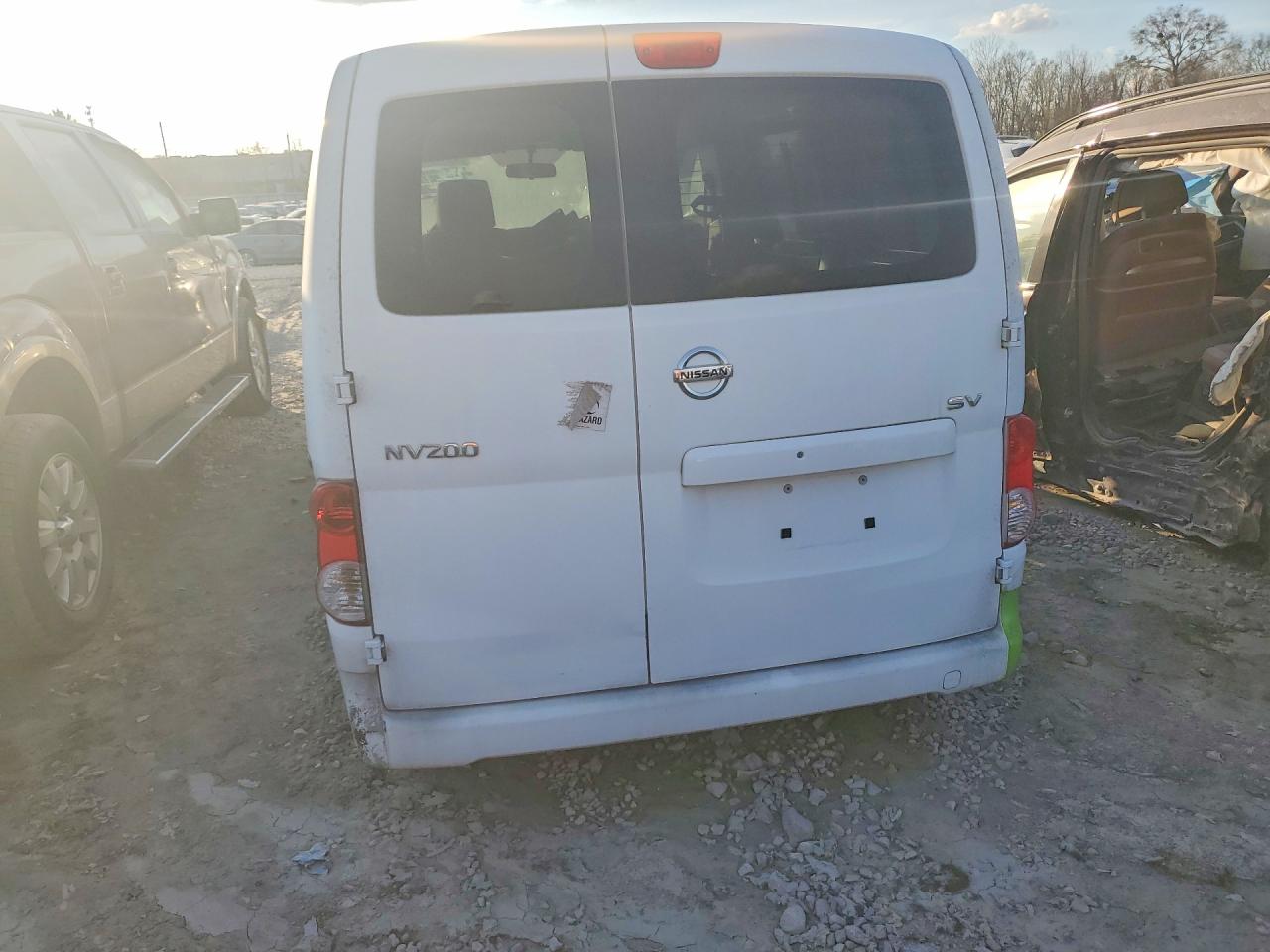 2015 Nissan Nv200 Sv White vin: 3N6CM0KN9FK716520