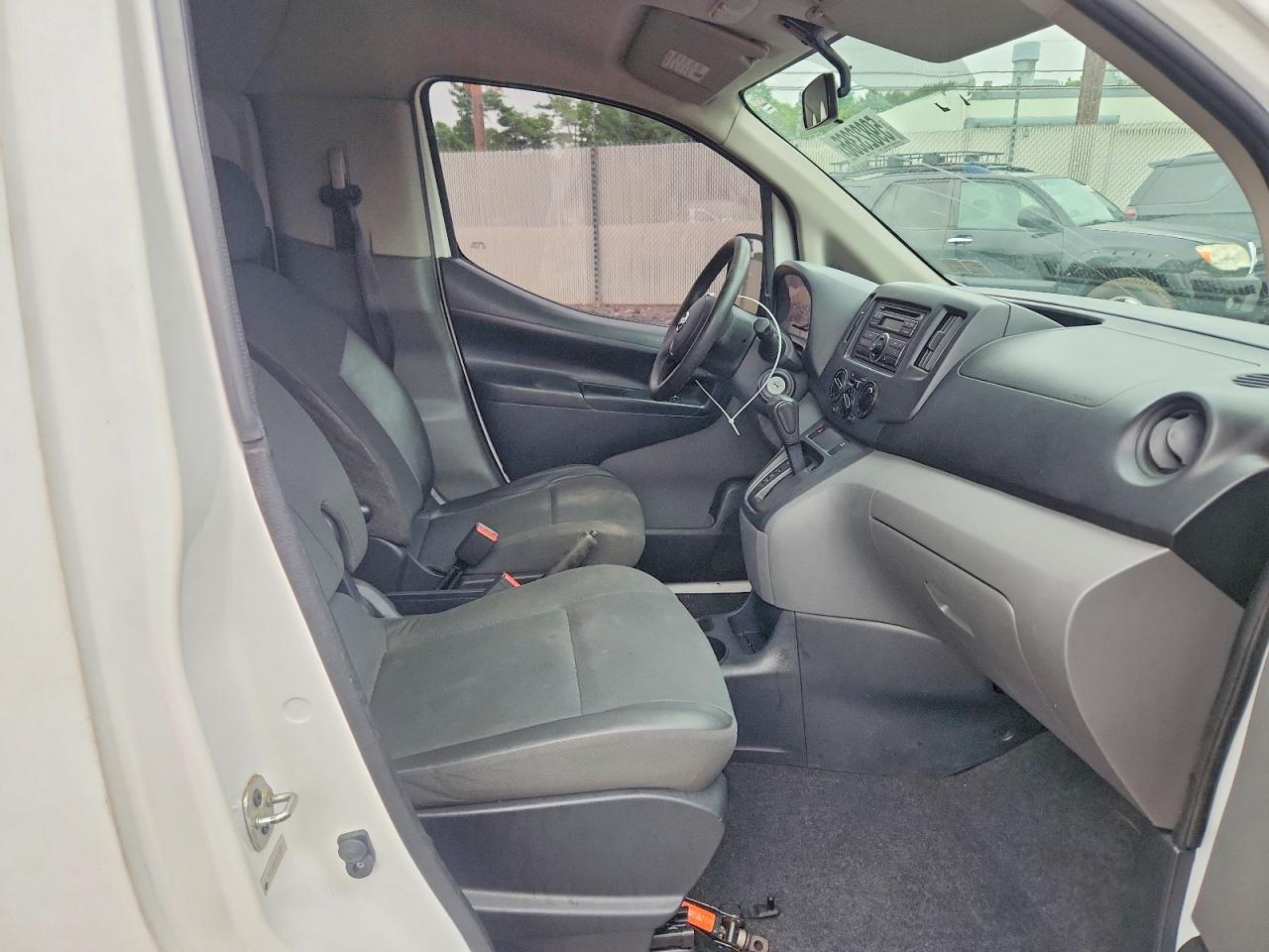 2014 Nissan Nv200 Sv White vin: 3N6CM0KNXEK693070