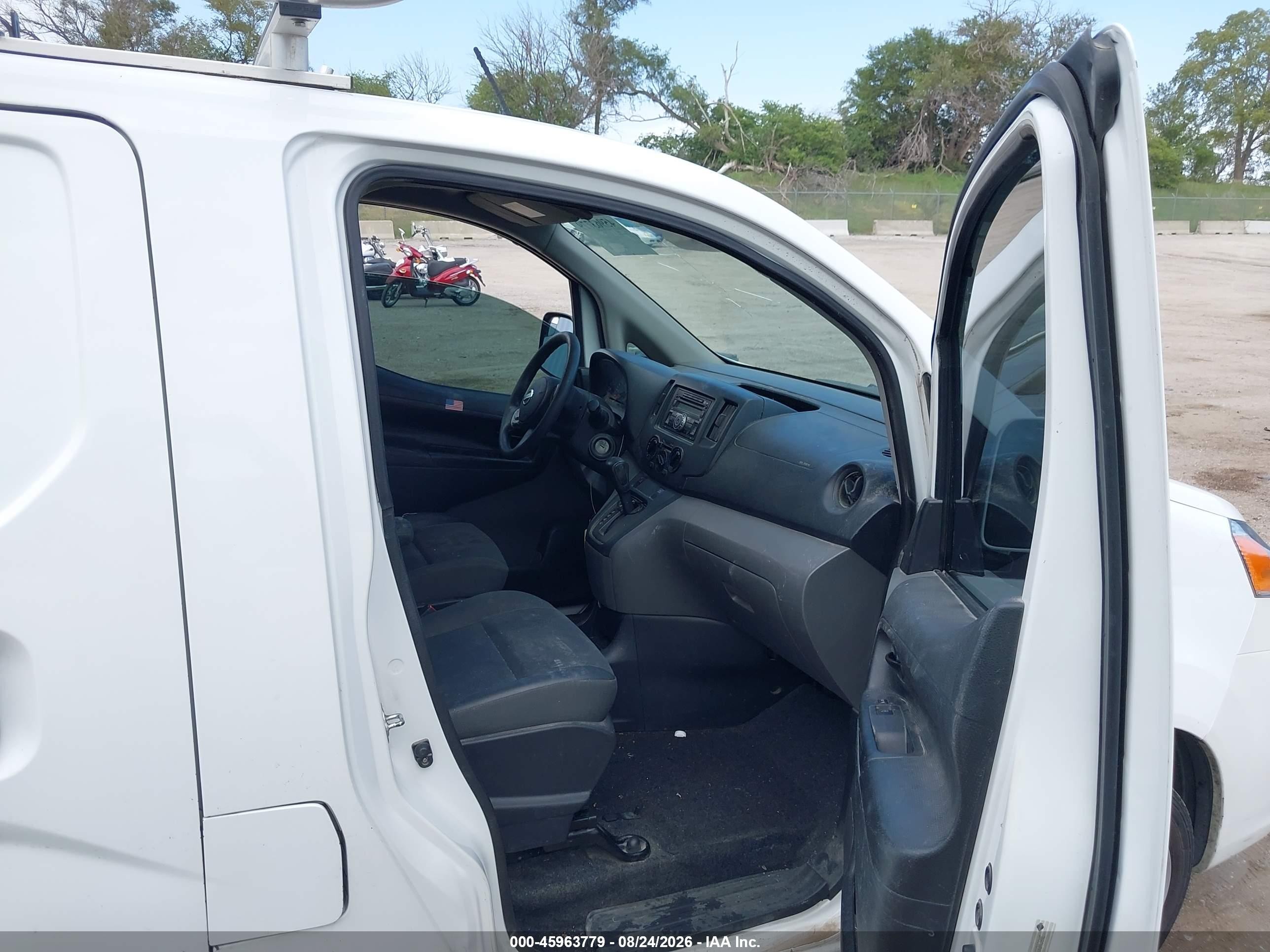 2014 Nissan Nv200 Sv White vin: 3N6CM0KNXEK700003
