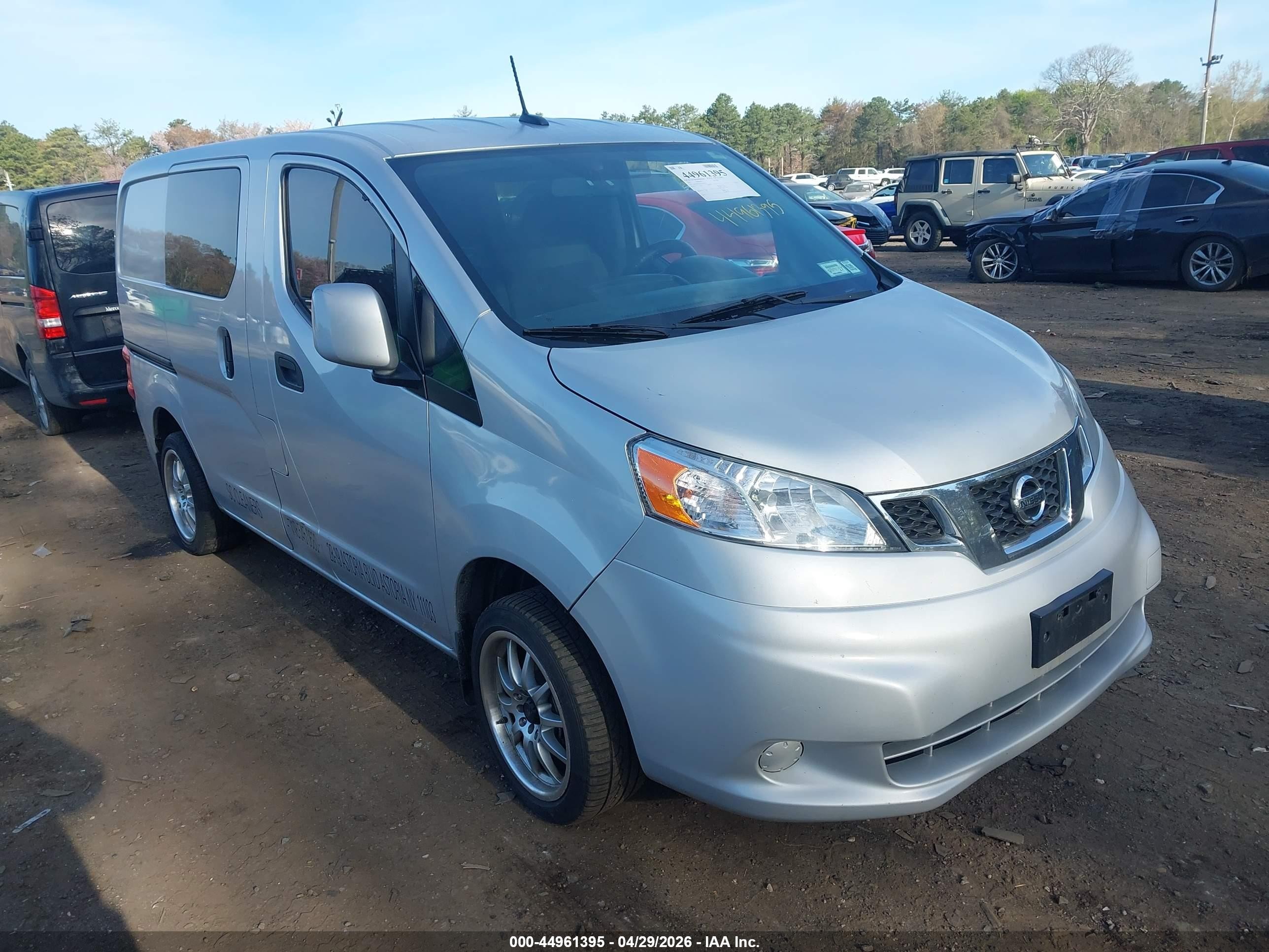 2015 Nissan Nv200 Sv Silver vin: 3N6CM0KNXFK696522