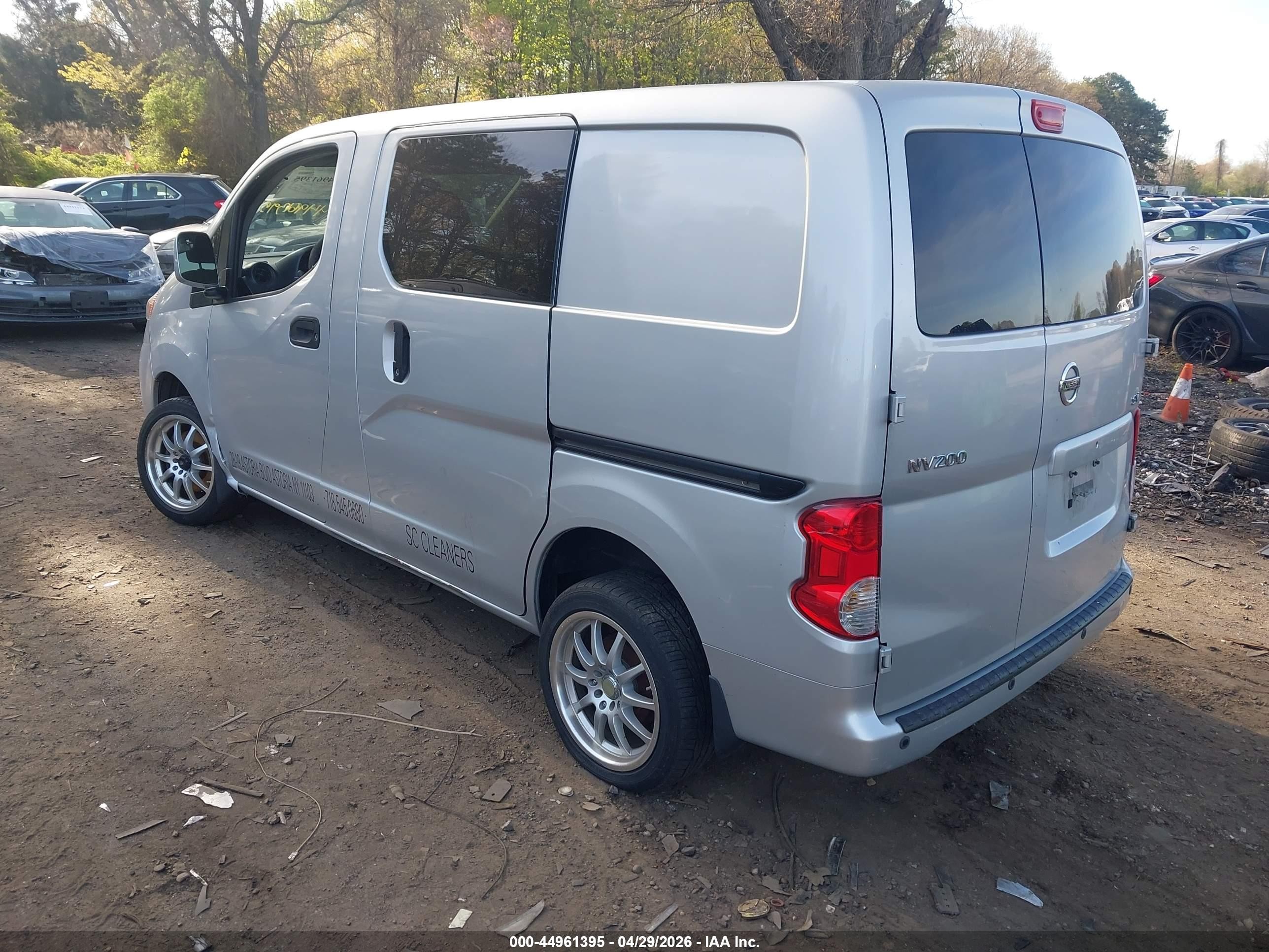 2015 Nissan Nv200 Sv Silver vin: 3N6CM0KNXFK696522