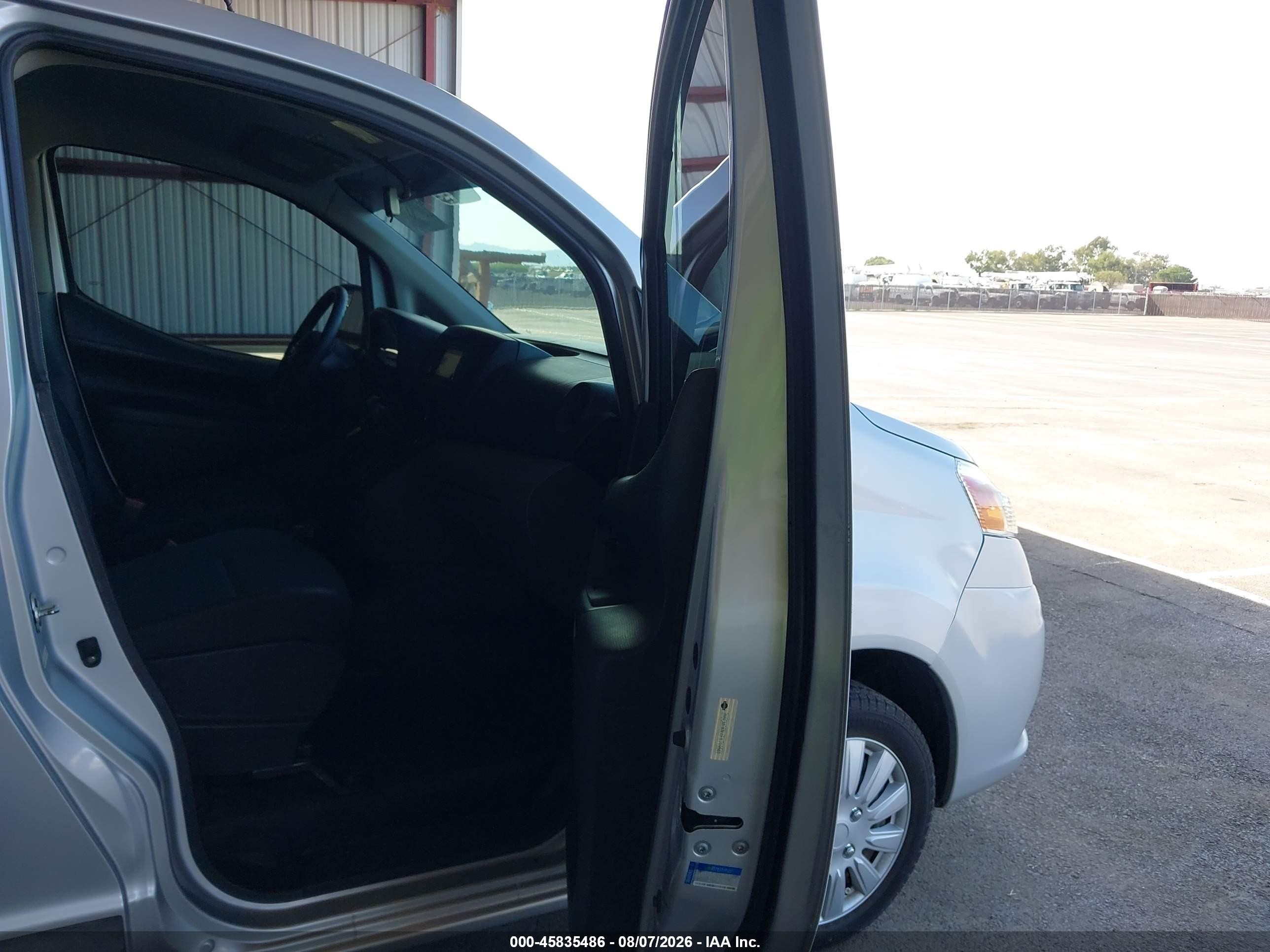 2015 Nissan Nv200 Sv Silver vin: 3N6CM0KNXFK719541