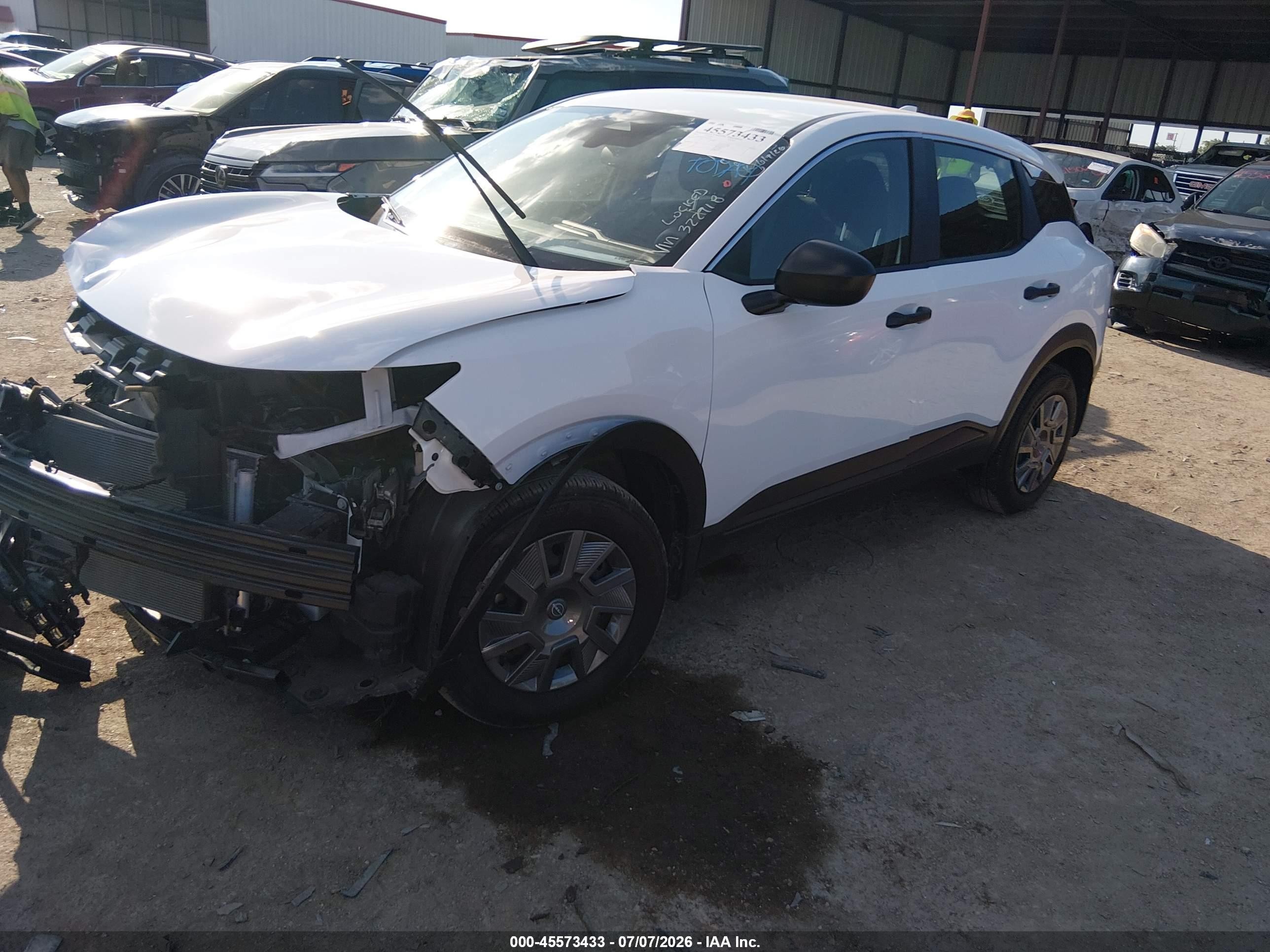 2025 Nissan Kicks S Intelligent Awd White vin: 3N8AP6BB3SL322918
