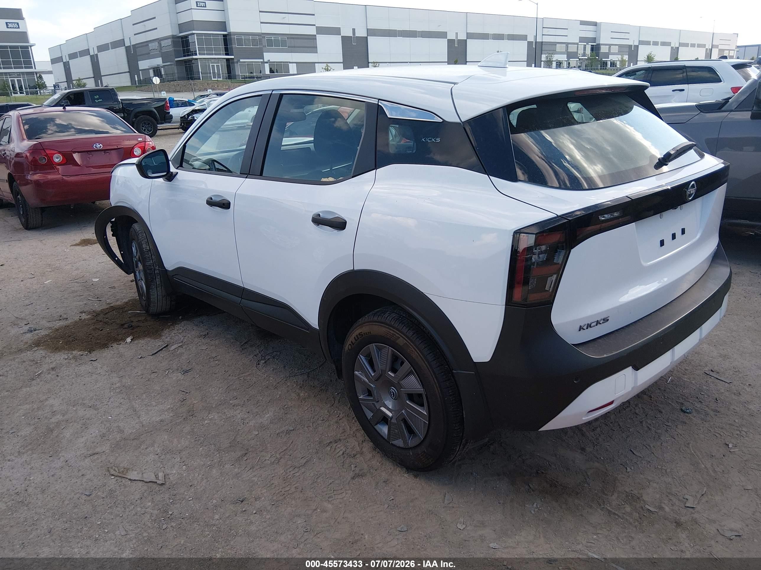 2025 Nissan Kicks S Intelligent Awd White vin: 3N8AP6BB3SL322918