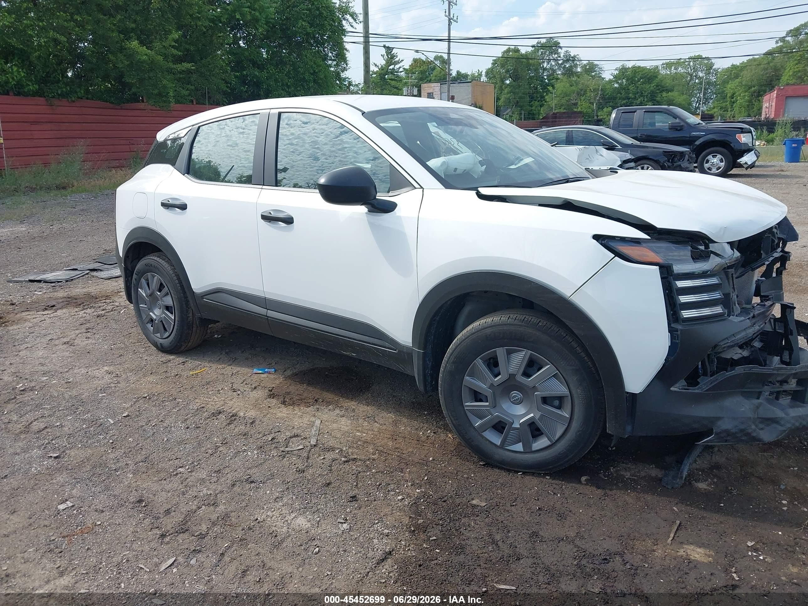 2025 Nissan Kicks S Intelligent Awd White vin: 3N8AP6BB7SL330276