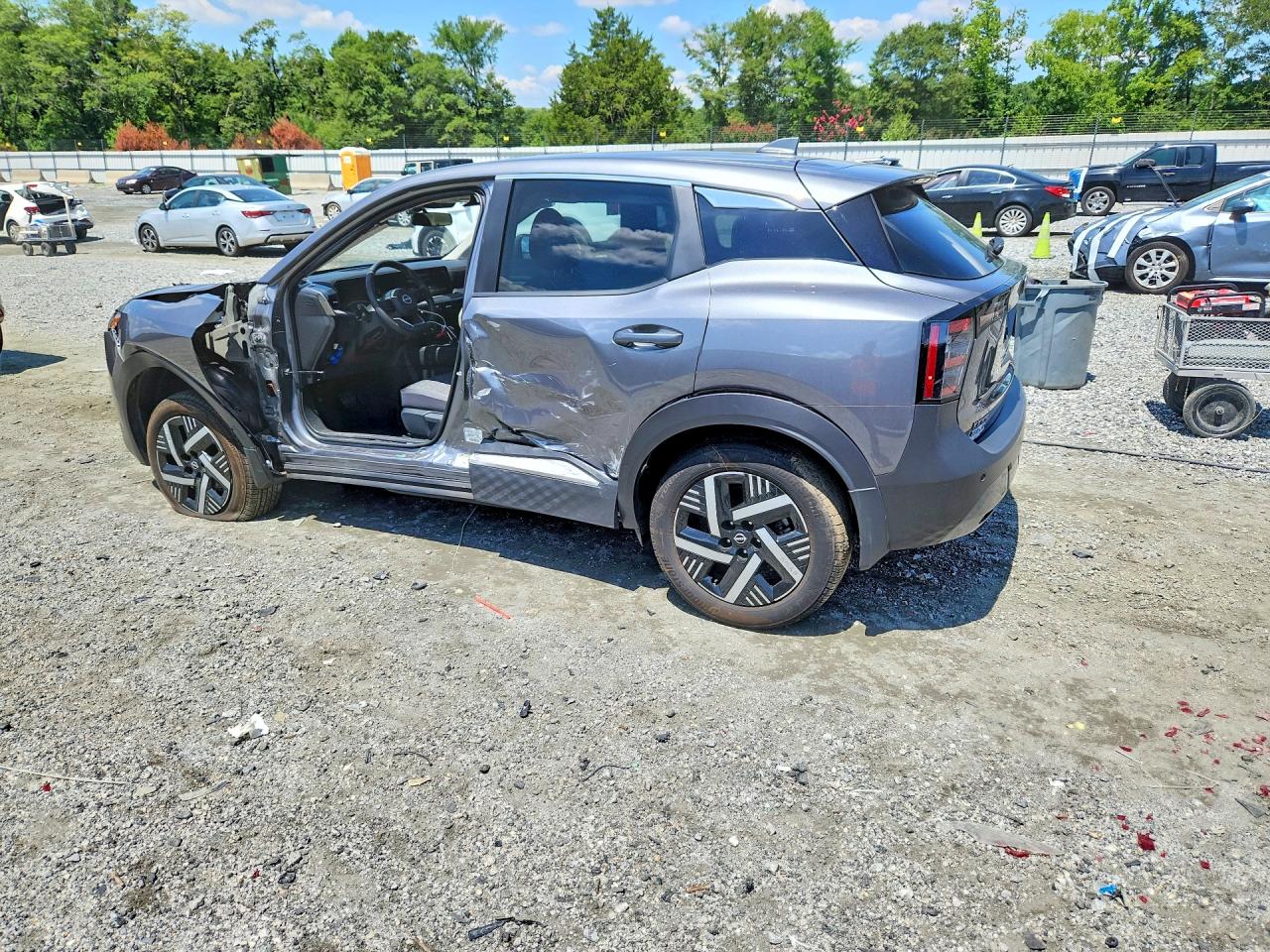 2025 Nissan Kicks Sv Gray vin: 3N8AP6CA1SL320896