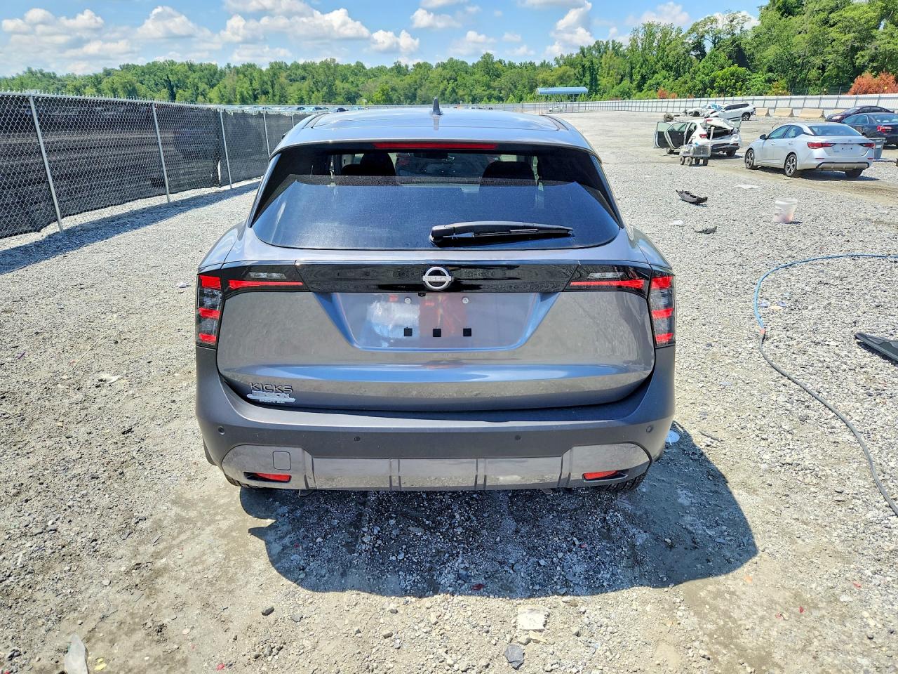 2025 Nissan Kicks Sv Gray vin: 3N8AP6CA1SL320896