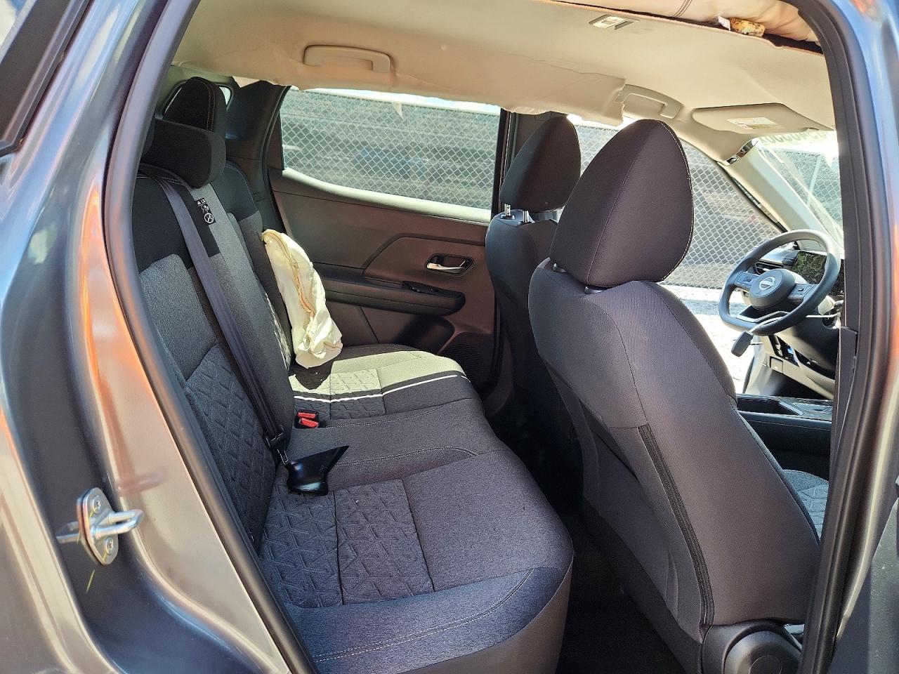 2025 Nissan Kicks Sv Gray vin: 3N8AP6CA1SL320896