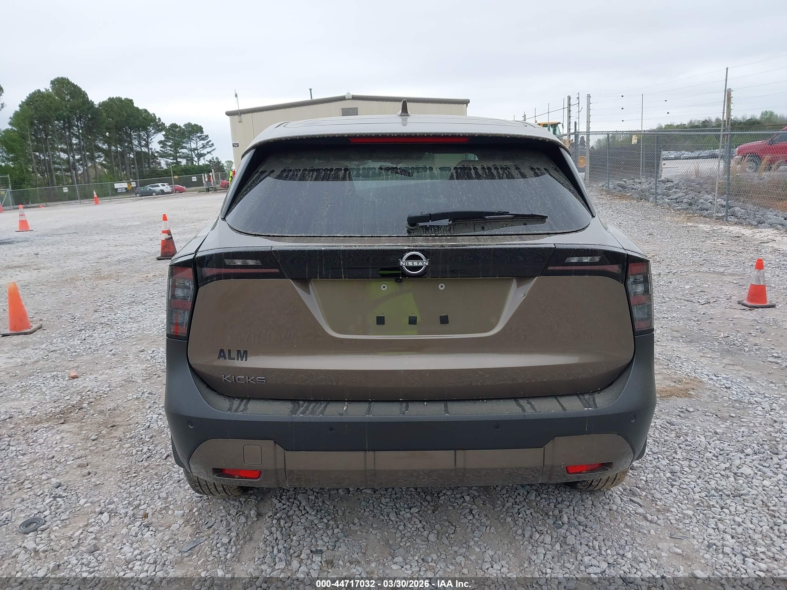 2025 Nissan Kicks Sv Fwd Brown vin: 3N8AP6CA9SL329667