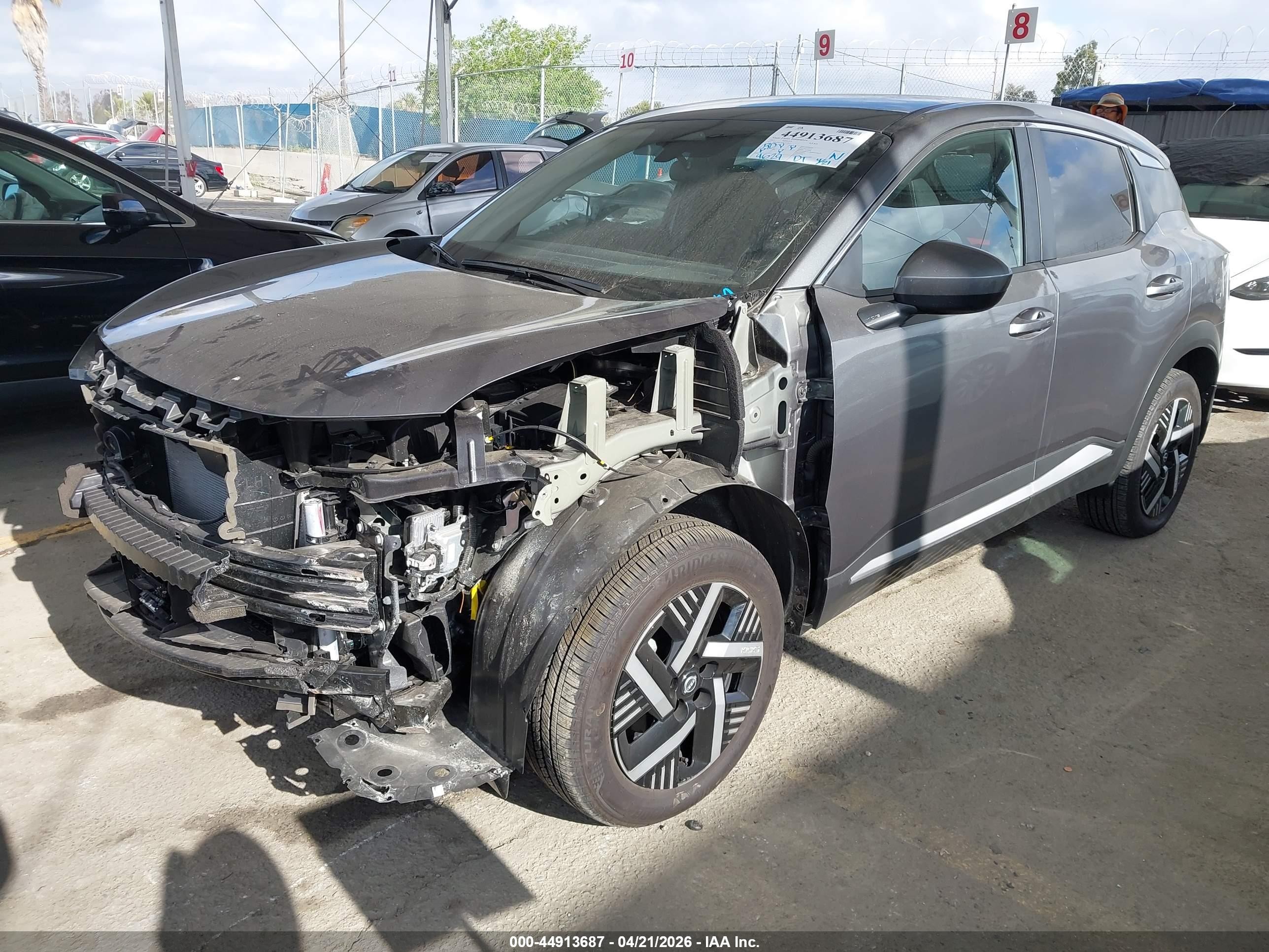 2025 Nissan Kicks Sv Fwd Серый vin: 3N8AP6CA9SL417327
