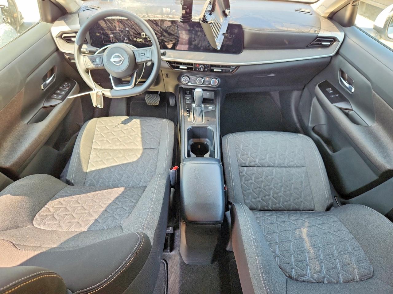 2025 Nissan Kicks Sv White vin: 3N8AP6CB2SL319149