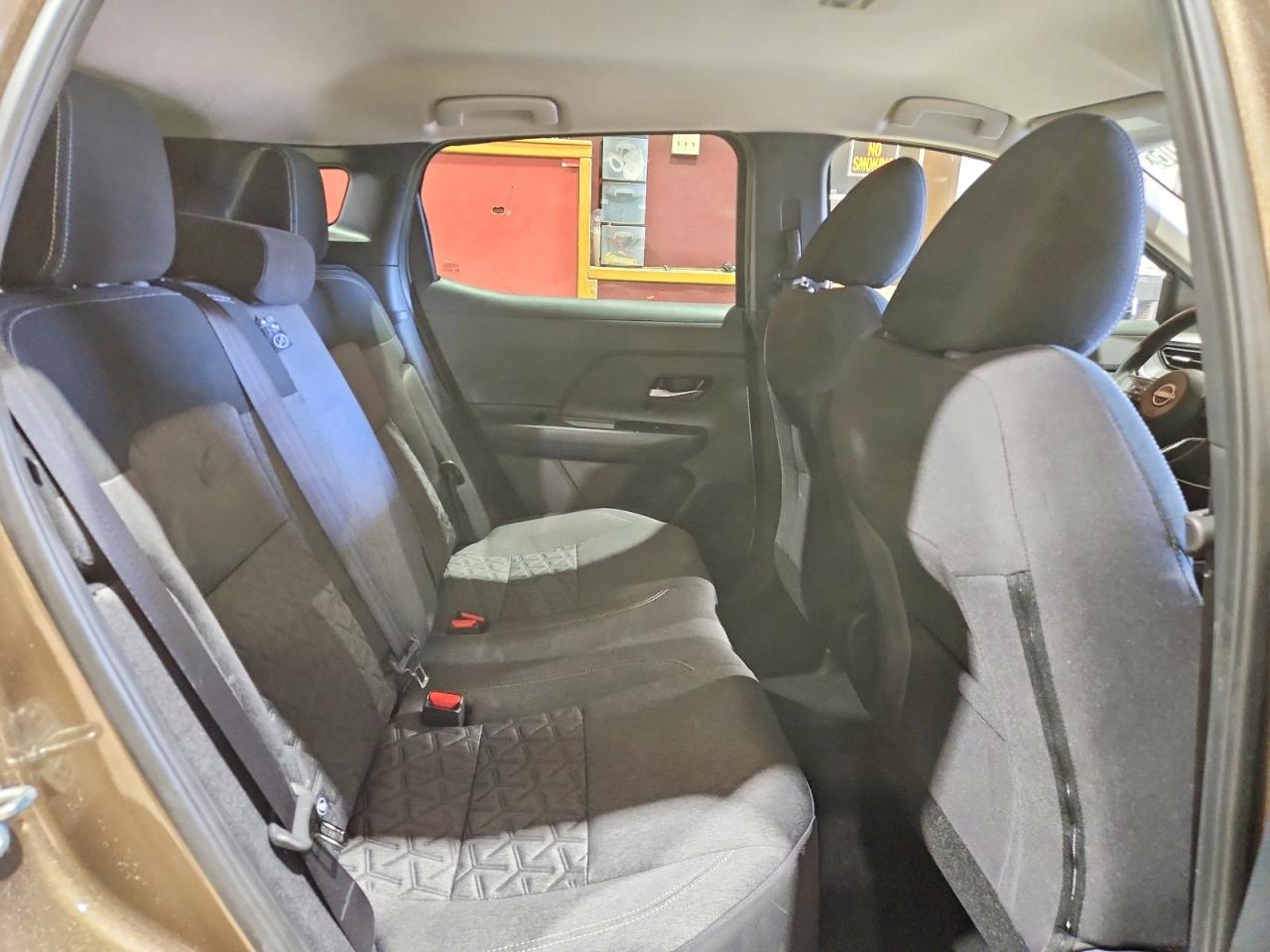 2026 Nissan Kicks Sv Brown vin: 3N8AP6CB4TL398714