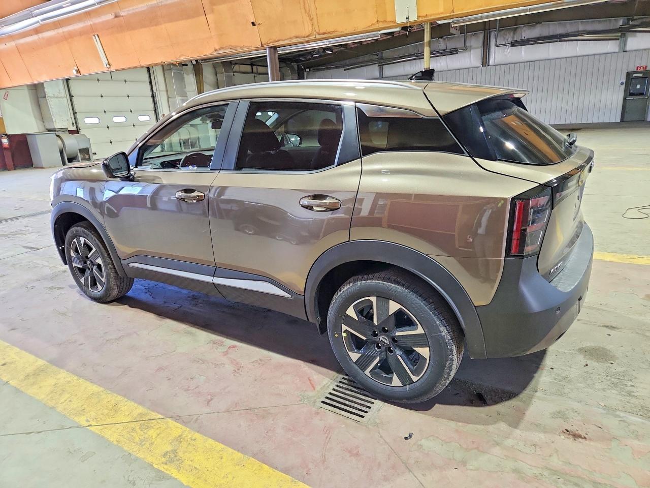 2026 Nissan Kicks Sv Brown vin: 3N8AP6CB4TL398714