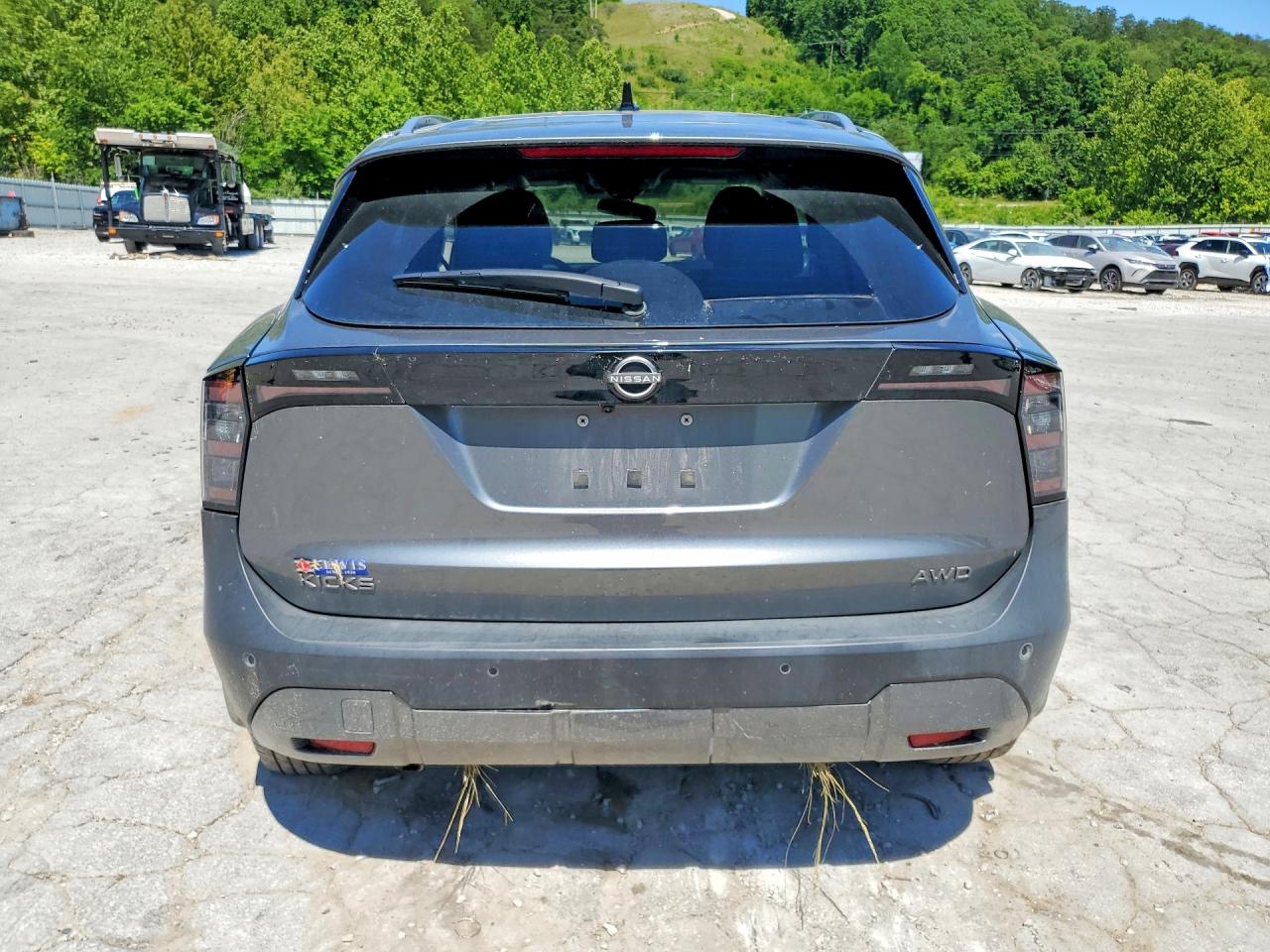 2026 Nissan Kicks Sv Gray vin: 3N8AP6CB5TL340191
