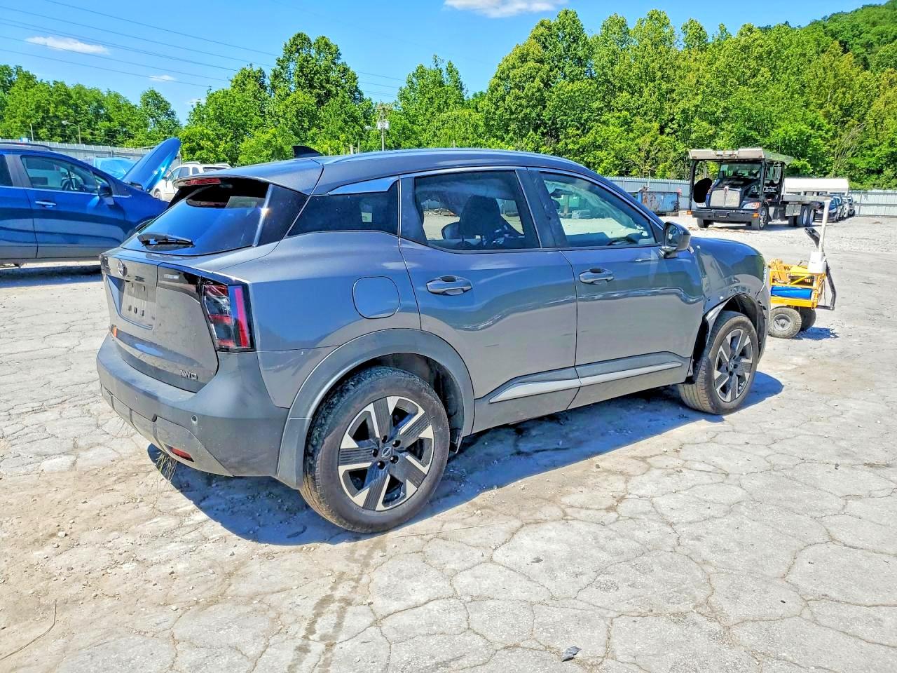 2026 Nissan Kicks Sv Gray vin: 3N8AP6CB5TL340191