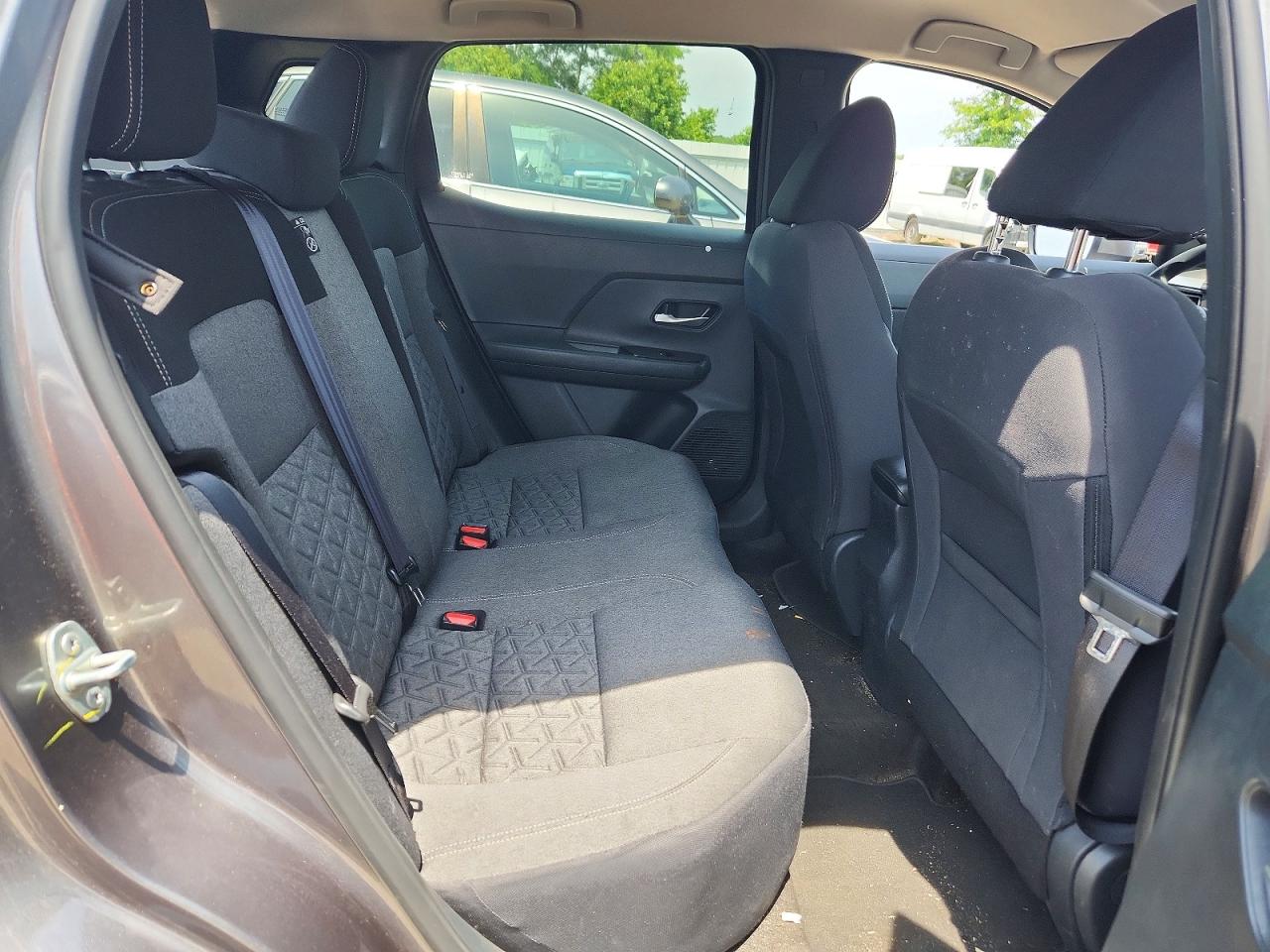 2025 Nissan Kicks Sv Gray vin: 3N8AP6CB6SL403541