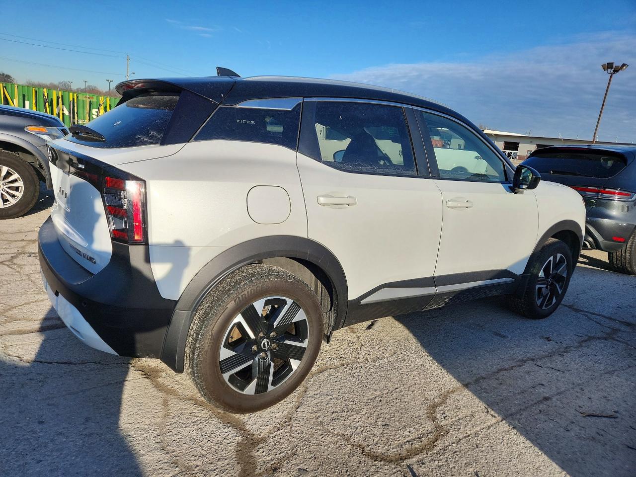 2025 Nissan Kicks Sv White vin: 3N8AP6CB8SL408630