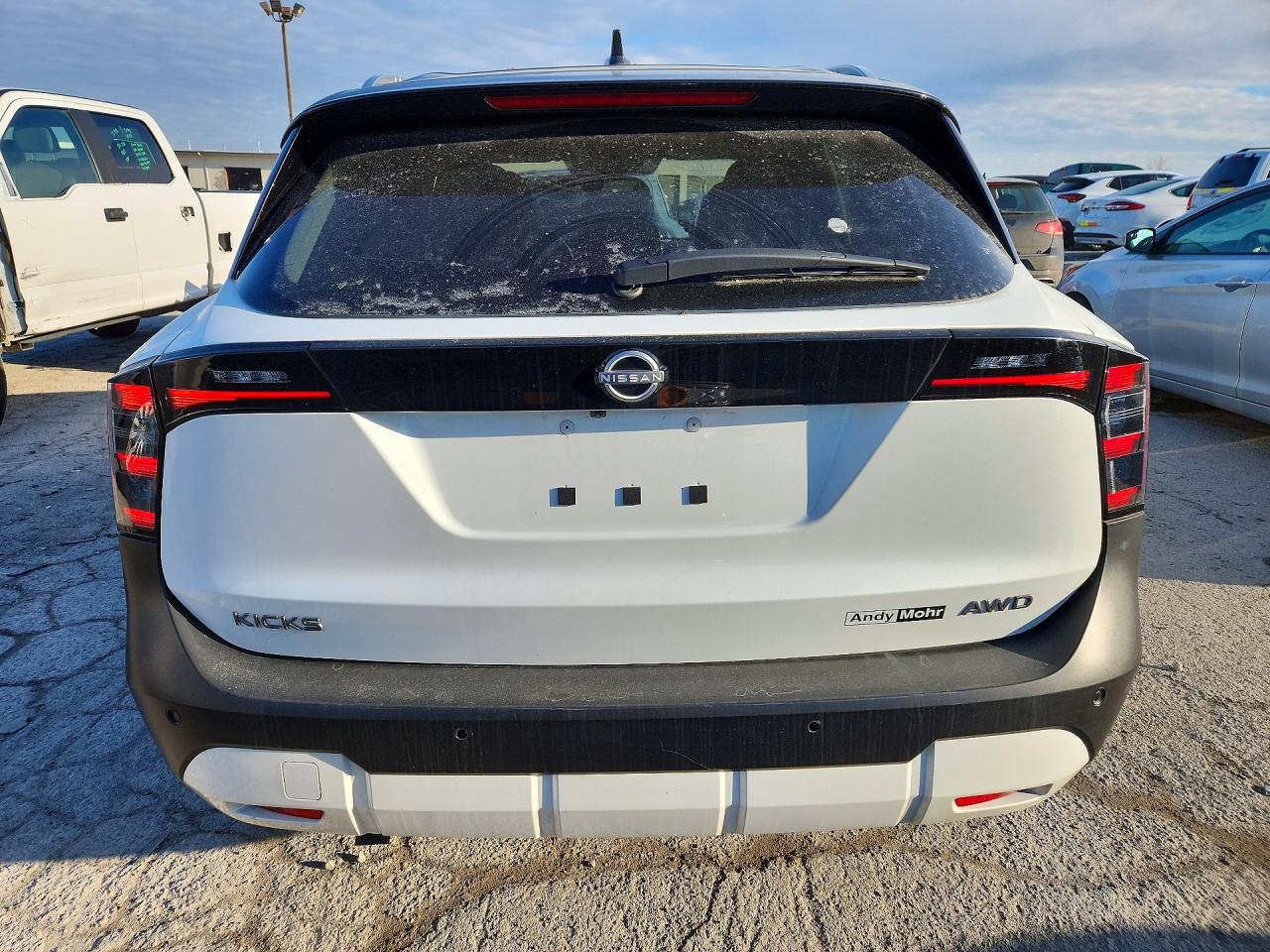 2025 Nissan Kicks Sv White vin: 3N8AP6CB8SL408630