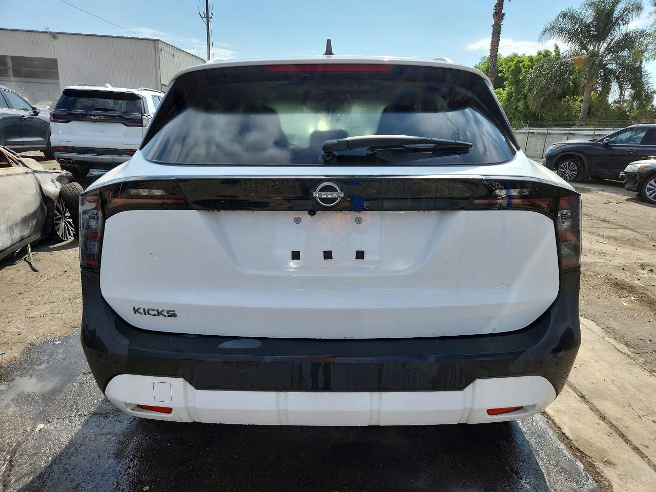 2026 Nissan Kicks Sv White vin: 3N8AP6CE4TL337888