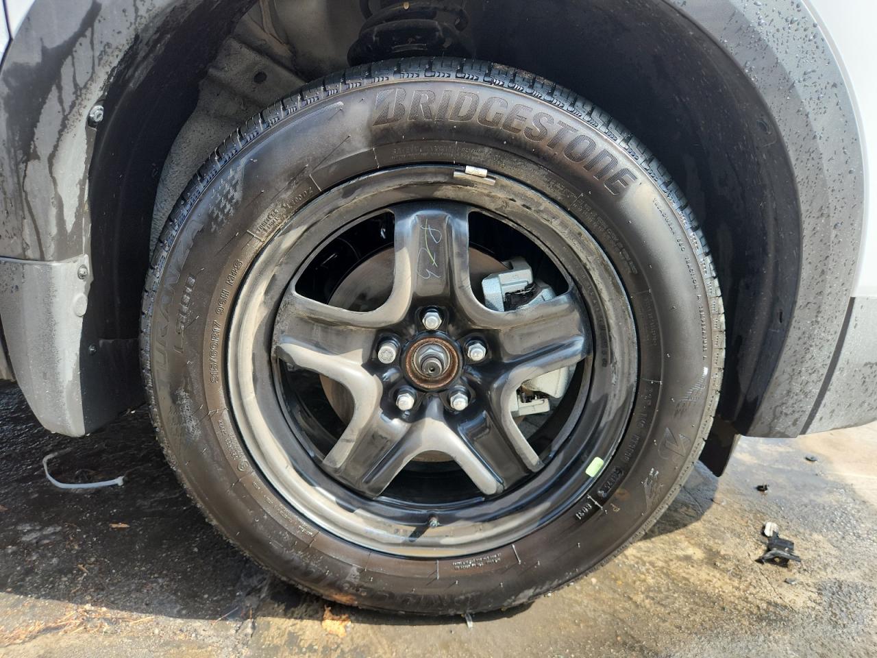 2026 Nissan Kicks Sv White vin: 3N8AP6CE4TL337888 Damage: Right Front Wheel Cover, Missing, Replacement Required