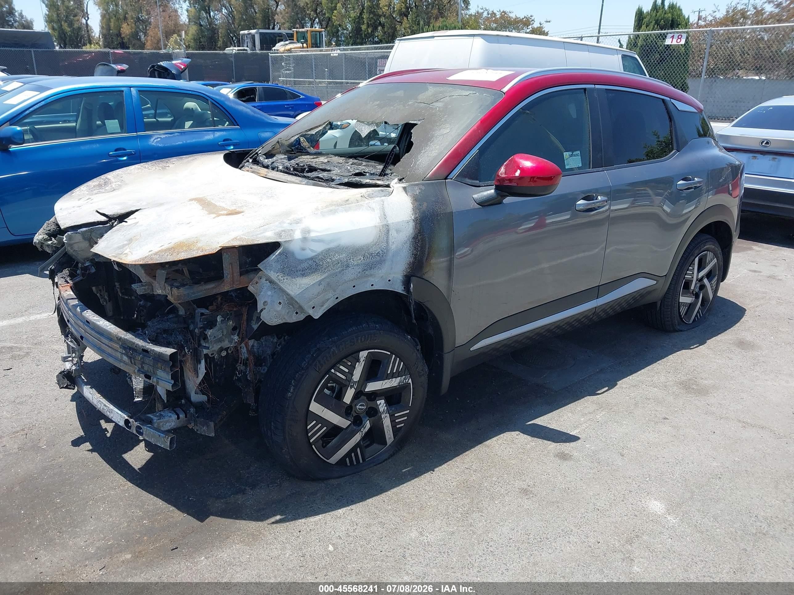2026 Nissan Kicks Sv Gray vin: 3N8AP6CE4TL373550