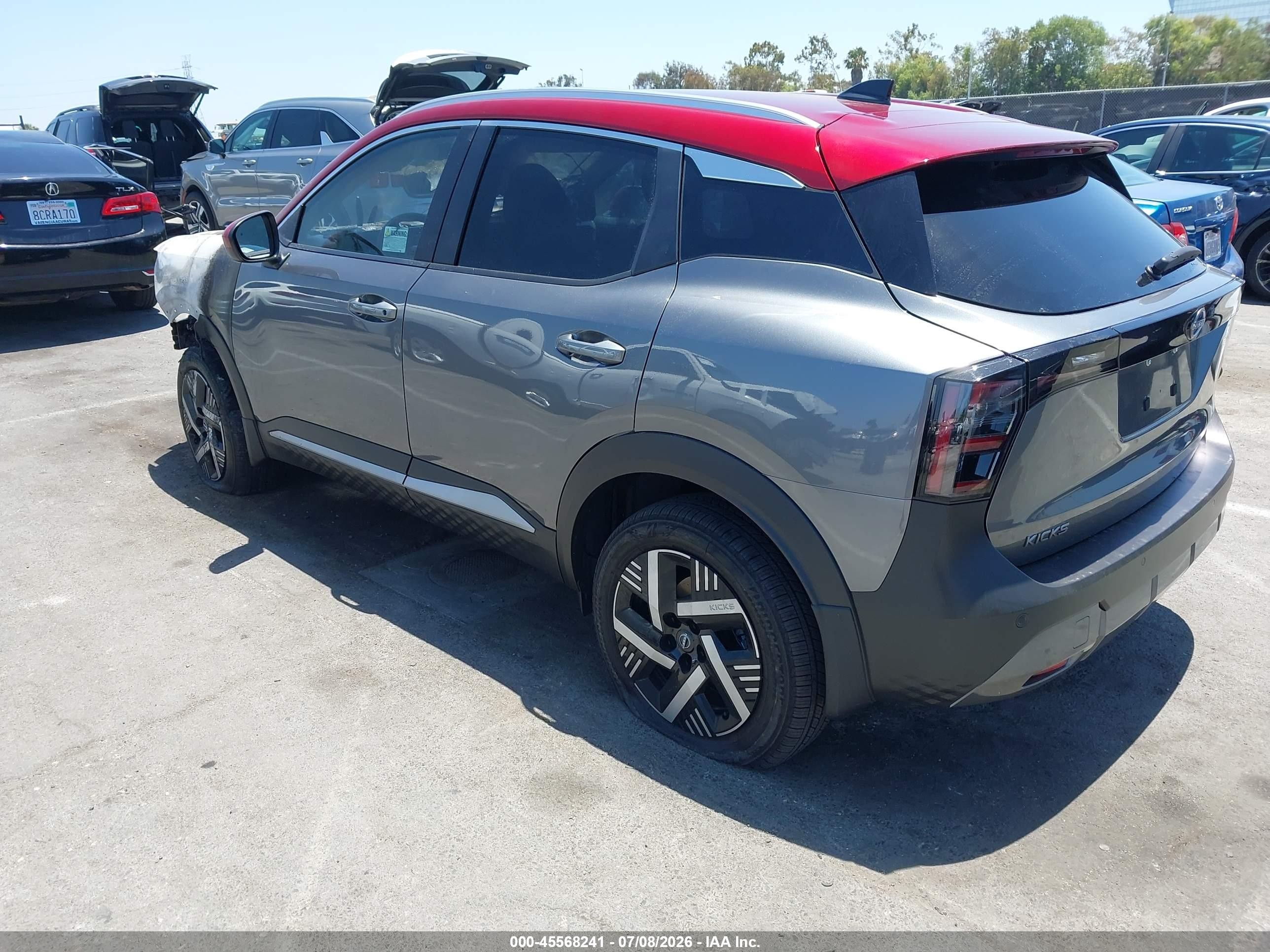 2026 Nissan Kicks Sv Gray vin: 3N8AP6CE4TL373550