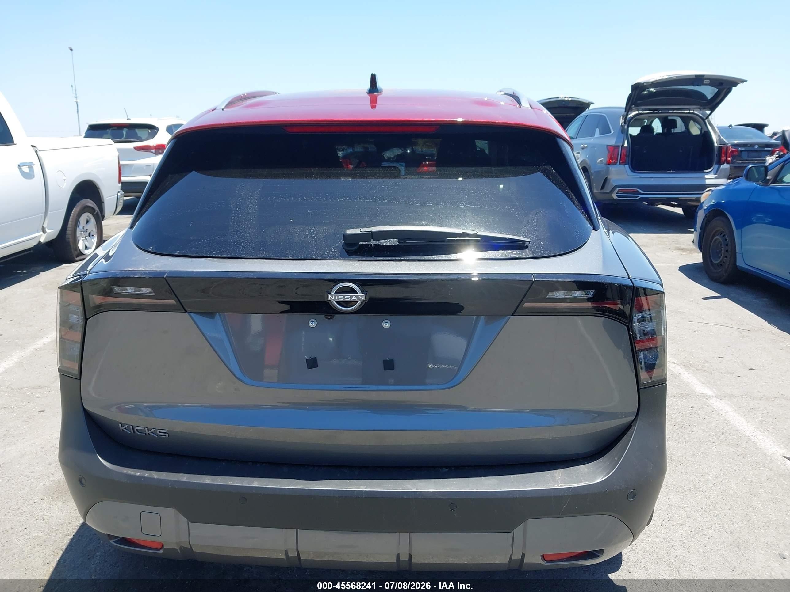 2026 Nissan Kicks Sv Gray vin: 3N8AP6CE4TL373550