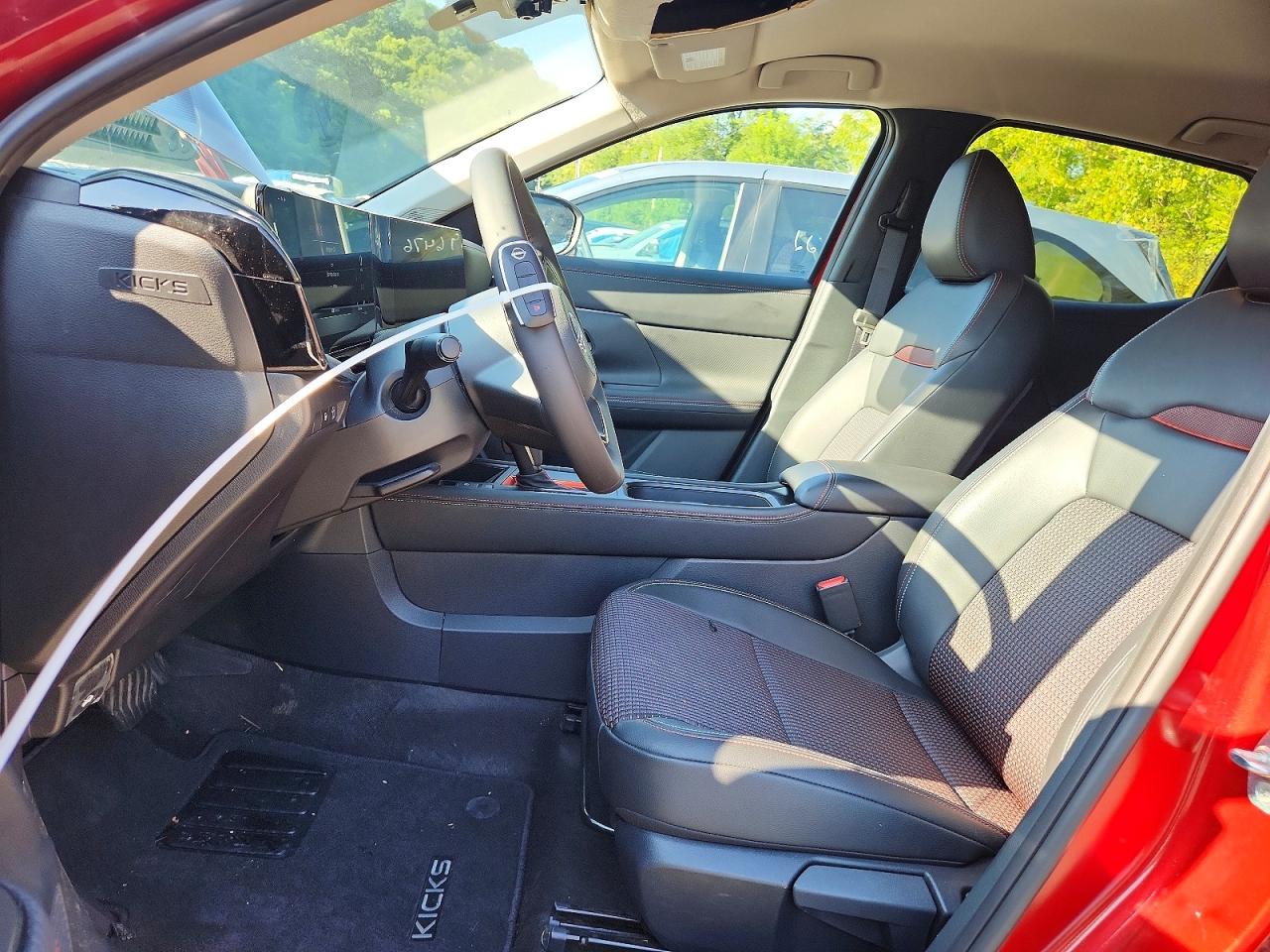 2026 Nissan Kicks Sr Red vin: 3N8AP6DA0TL312286