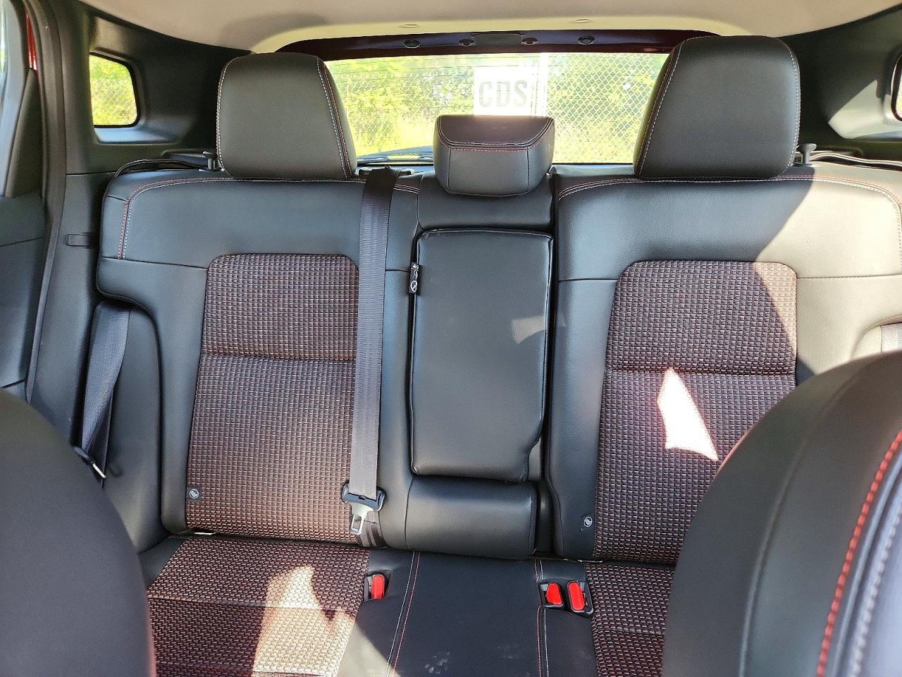 2026 Nissan Kicks Sr Red vin: 3N8AP6DA0TL312286