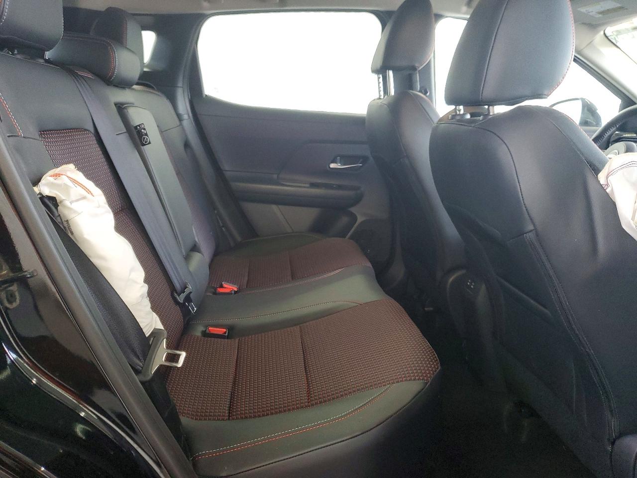 2026 Nissan Kicks Sr Black vin: 3N8AP6DA3TL370361