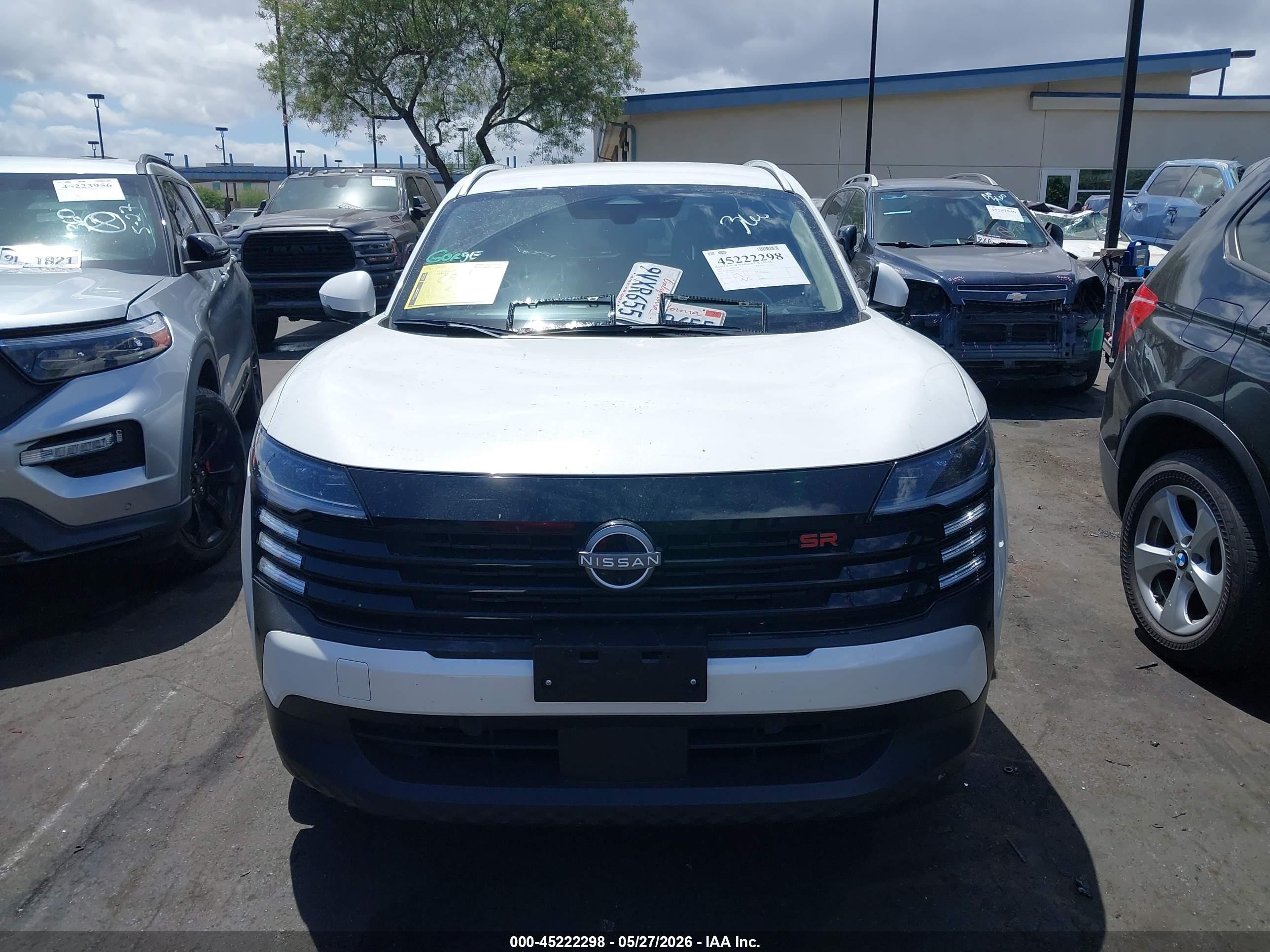 2025 Nissan Kicks Sr Fwd White vin: 3N8AP6DA6SL430793