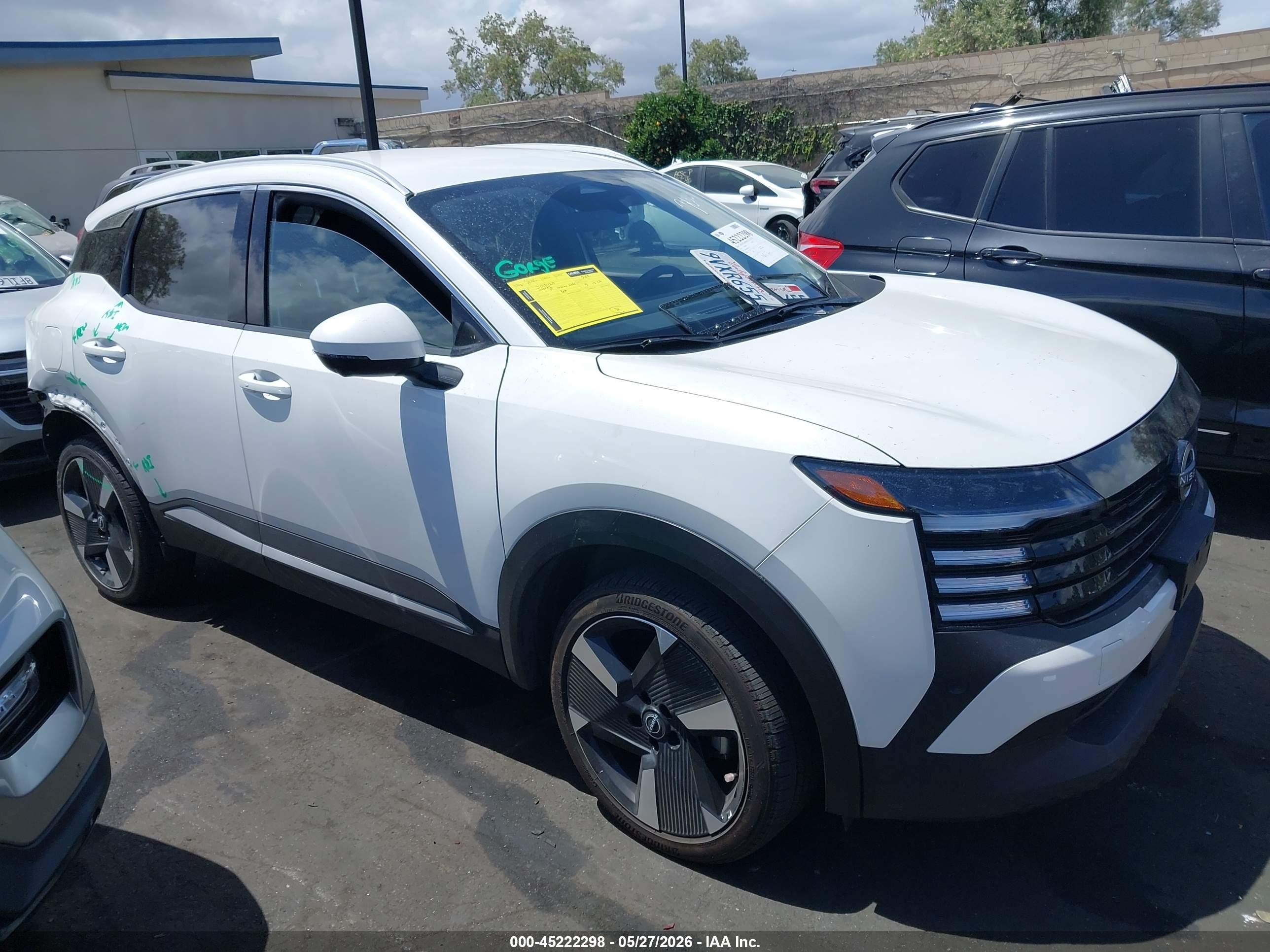 2025 Nissan Kicks Sr Fwd White vin: 3N8AP6DA6SL430793