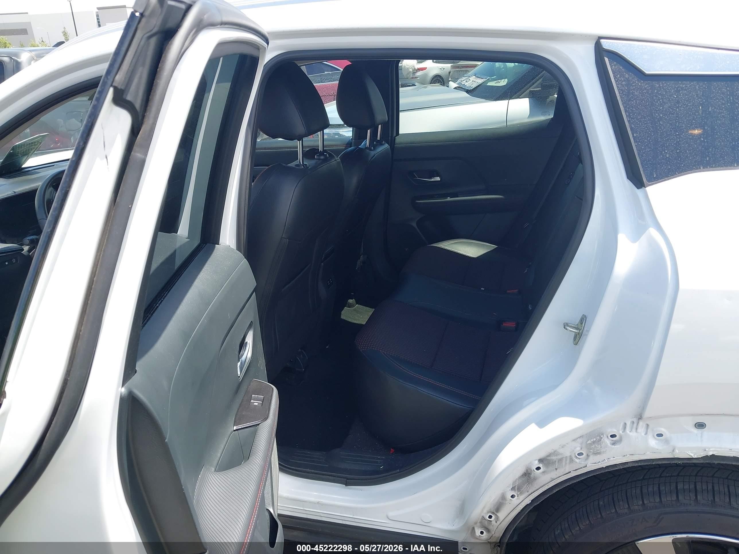2025 Nissan Kicks Sr Fwd White vin: 3N8AP6DA6SL430793