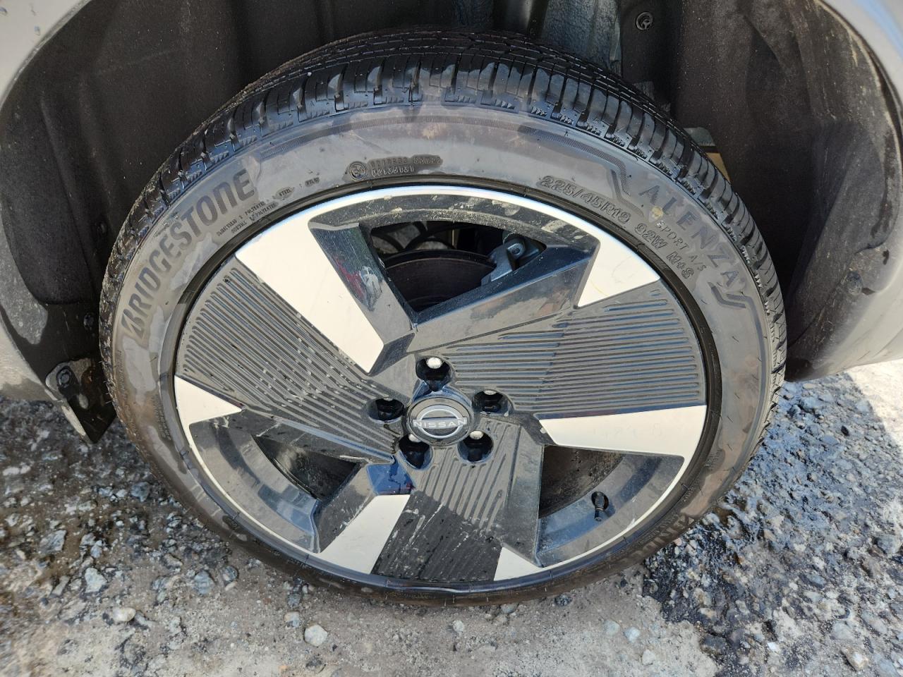 2026 Nissan Kicks Sr Blue vin: 3N8AP6DA8TL391383 Damage: Left Rear Wheel, Curb Rash, 2 To 3 Inches