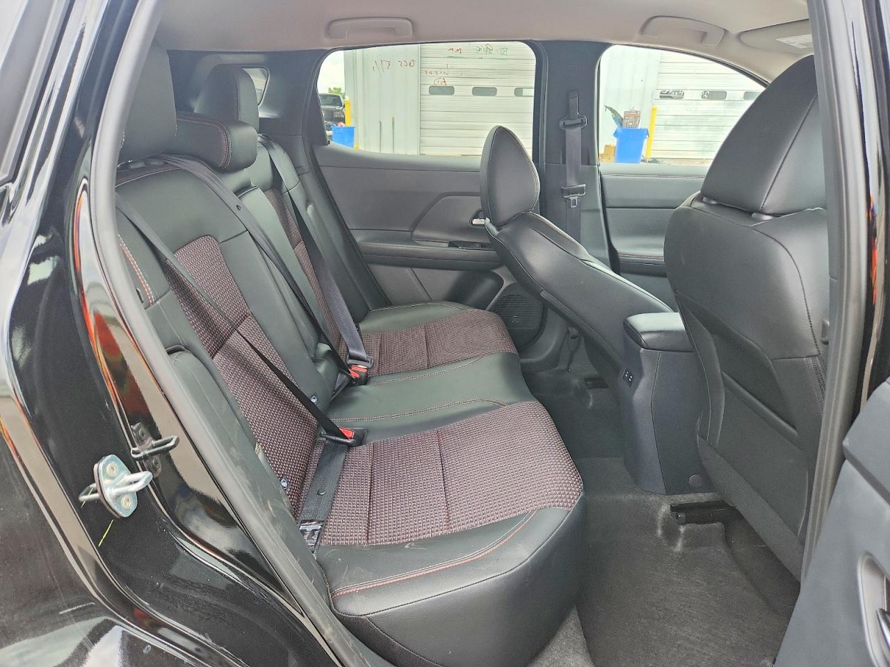 2026 Nissan Kicks Sr Black vin: 3N8AP6DAXTL376058