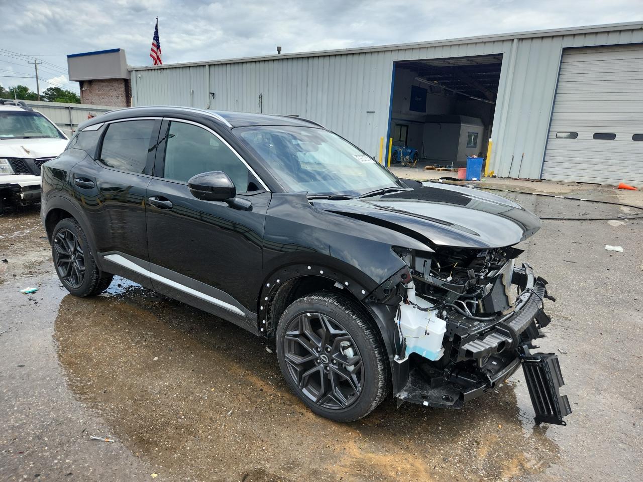 2026 Nissan Kicks Sr Black vin: 3N8AP6DAXTL376058 Damage: Right Front Fender, Dent(S) W/ Paint Dmg, 2 To 3 Inches