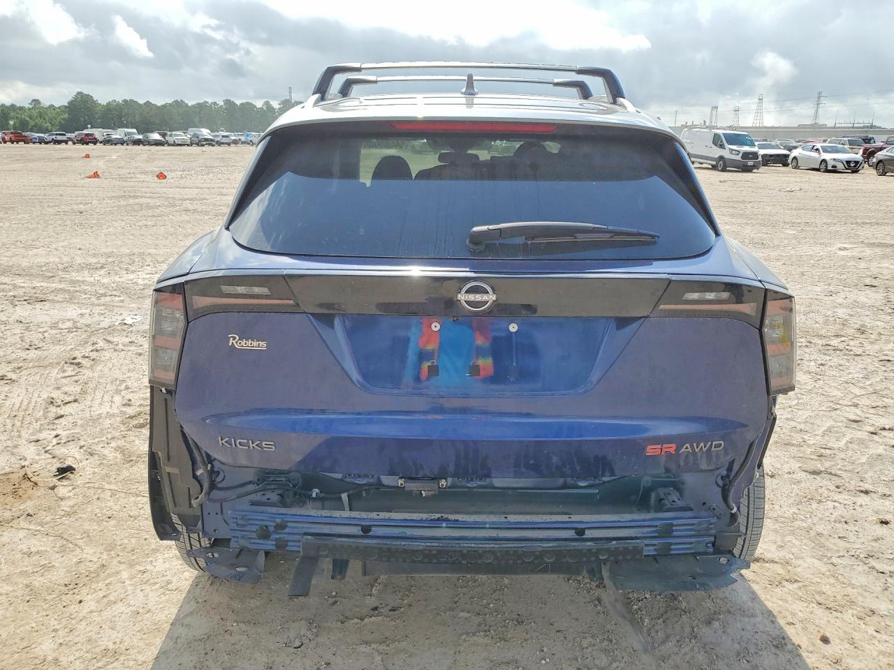 2025 Nissan Kicks Sr Blue vin: 3N8AP6DB4SL351003