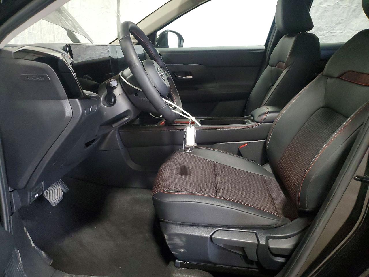2026 Nissan Kicks Sr Black vin: 3N8AP6DBXTL387408