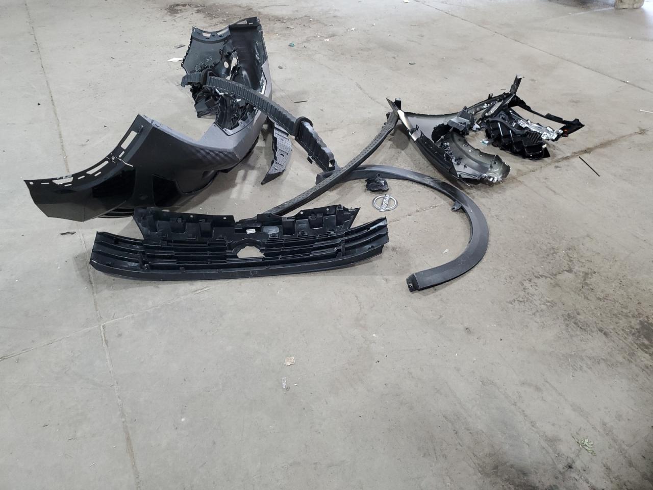 2026 Nissan Kicks Sr Black vin: 3N8AP6DBXTL387408 Damage: Grille, Broken, Replacement Required