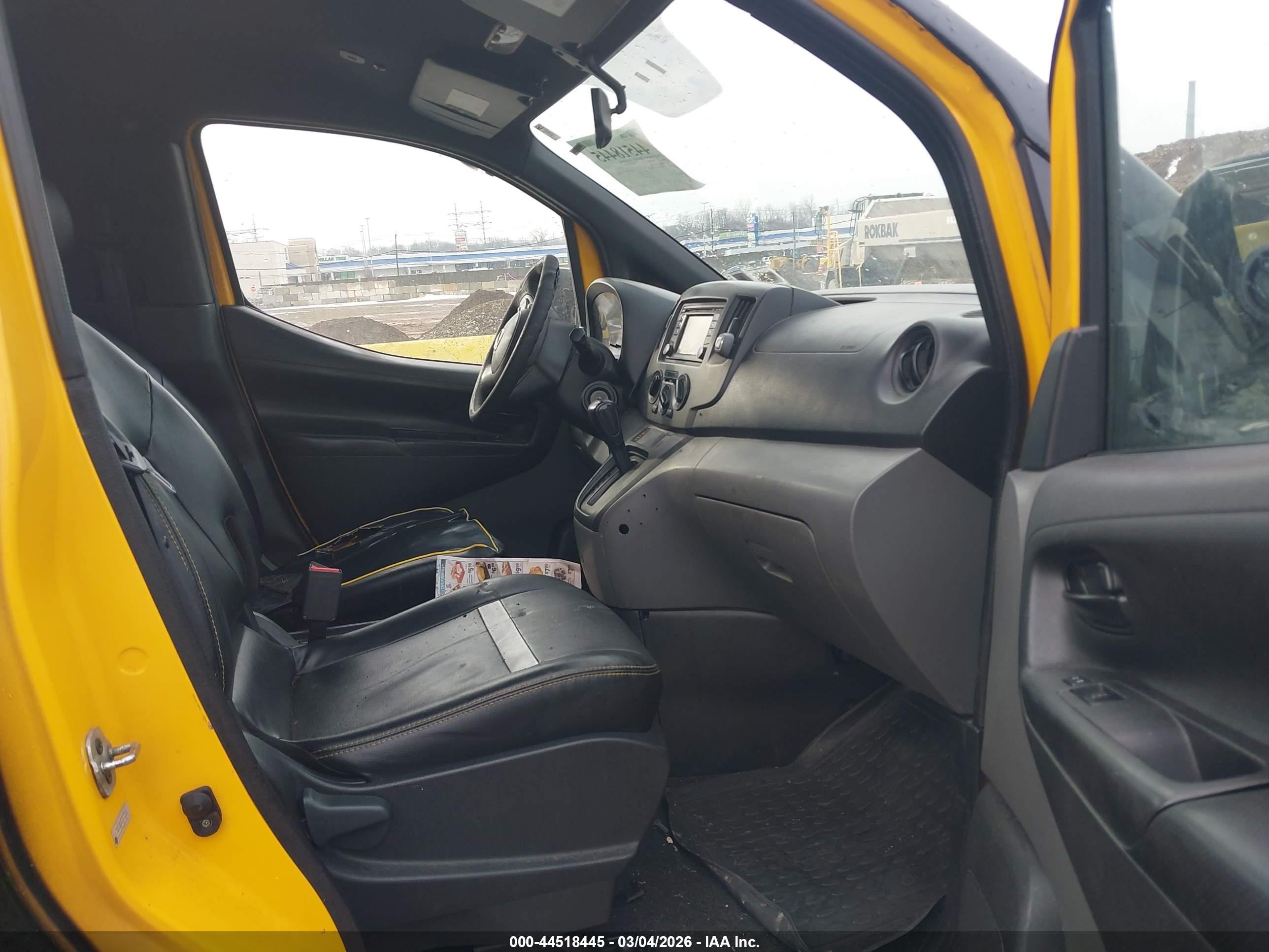 2014 Nissan Nv200 Taxi   Black vin: 3N8CM0JT1EK702746