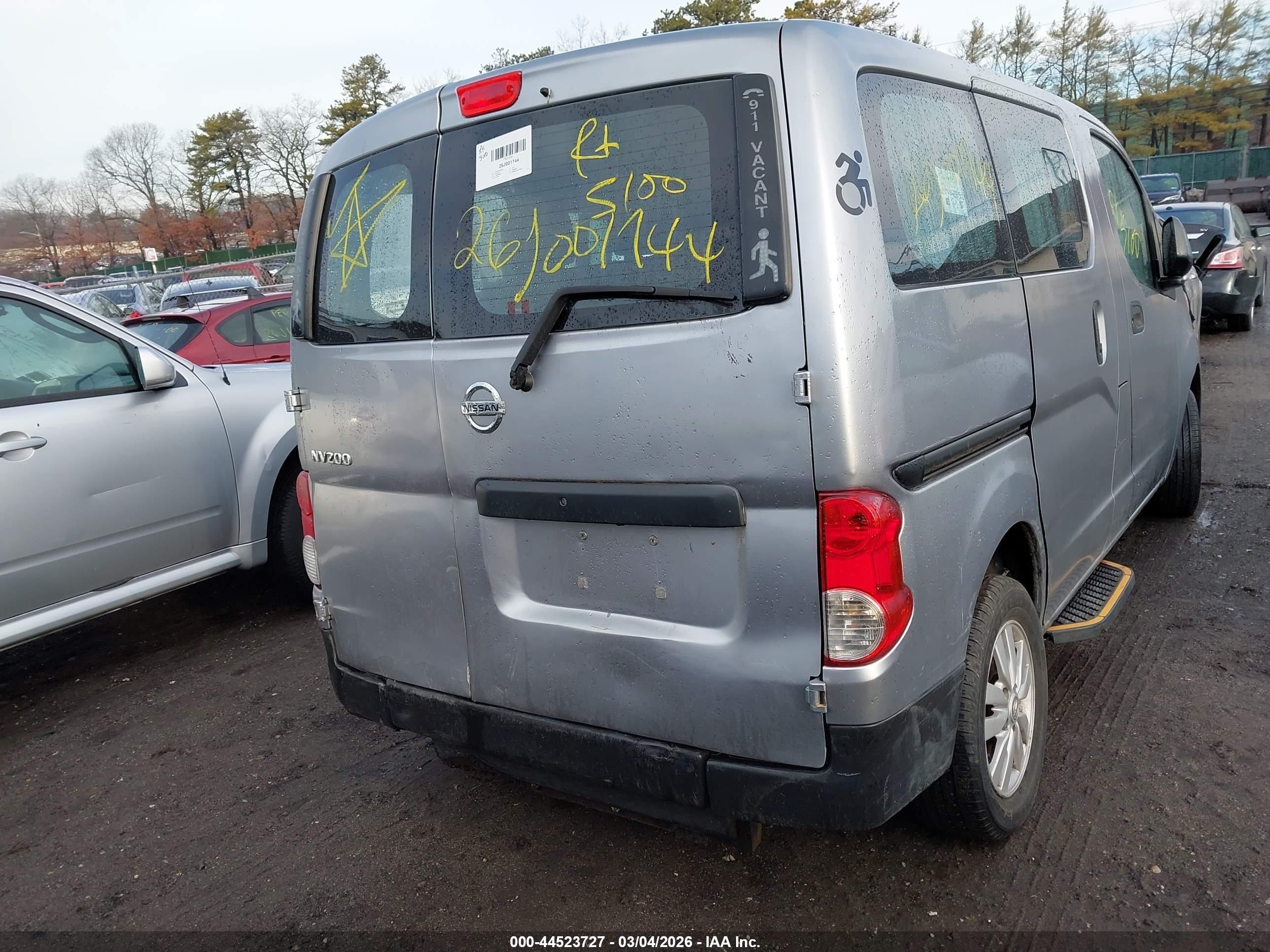 2014 Nissan Nv200 Taxi   Silver vin: 3N8CM0JT3EK702831
