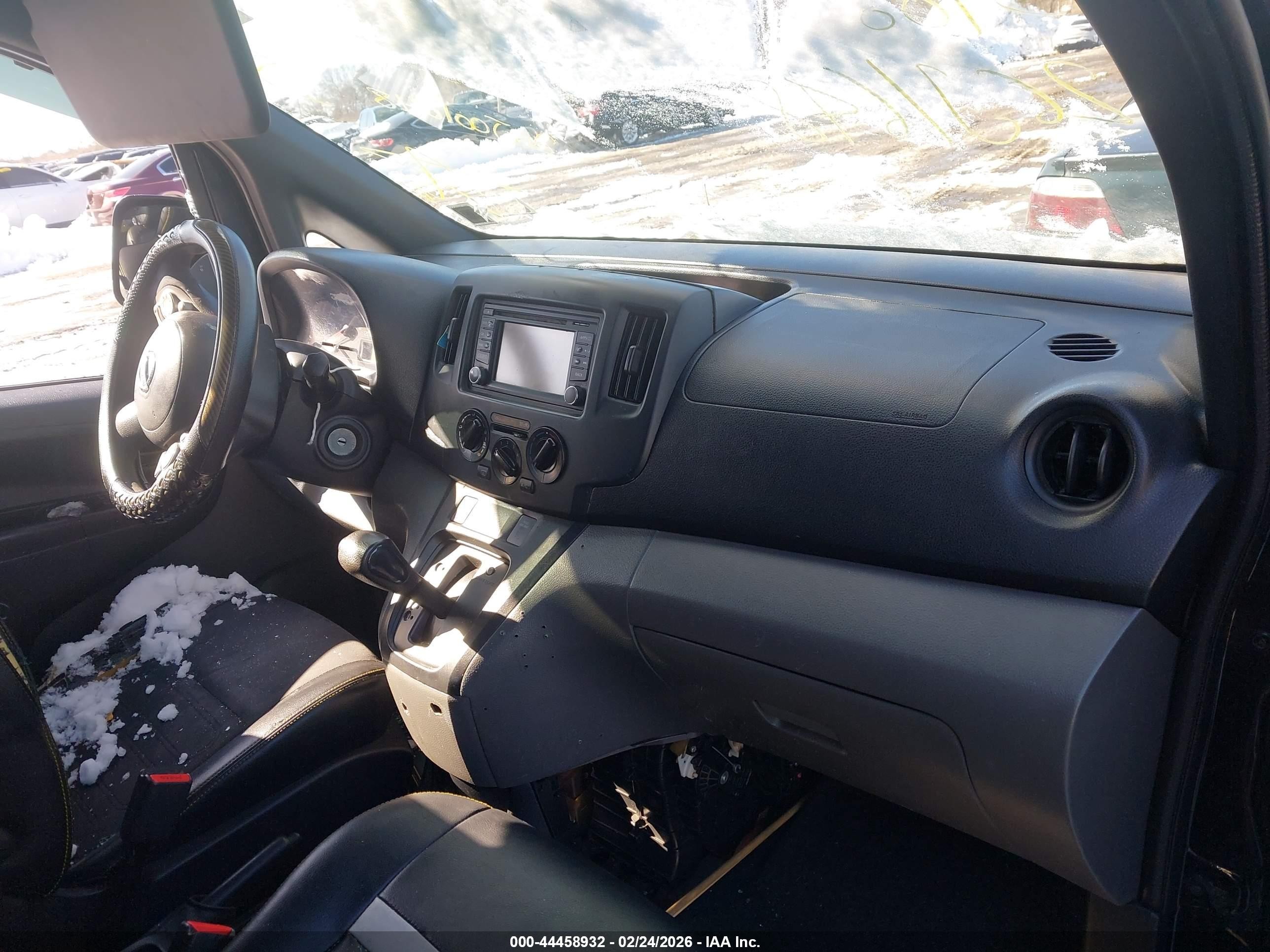 2015 Nissan Nv200 Taxi   Черный vin: 3N8CM0JT6FK711931