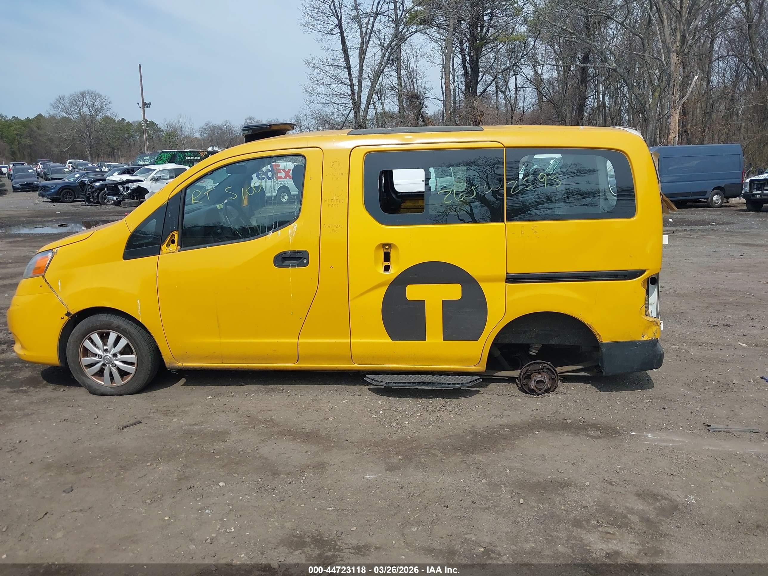 2015 Nissan Nv200 Taxi   Желтый vin: 3N8CM0JT8FK710408
