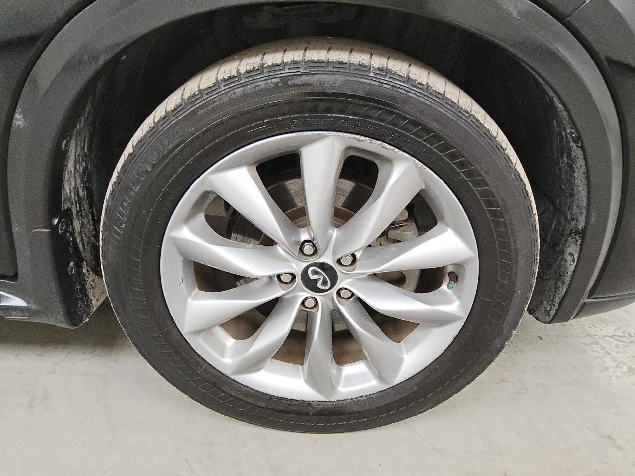 2020 Infiniti Qx50 Luxe Black vin: 3PCAJ5M10LF106858 Damage: Right Front Wheel, Curb Rash, 9 To 10 Inches