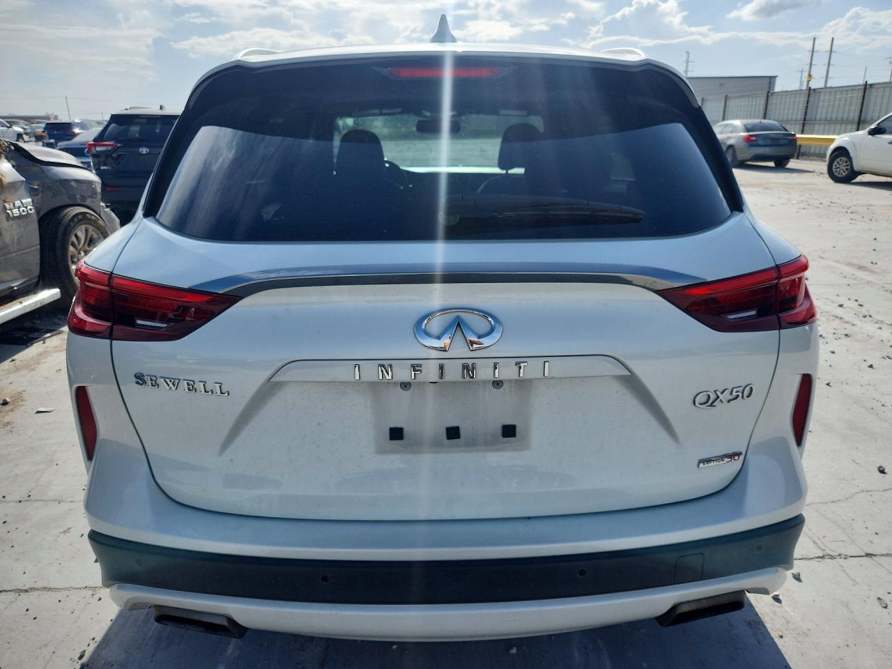 2020 Infiniti Qx50 Essential White vin: 3PCAJ5M13LF110824