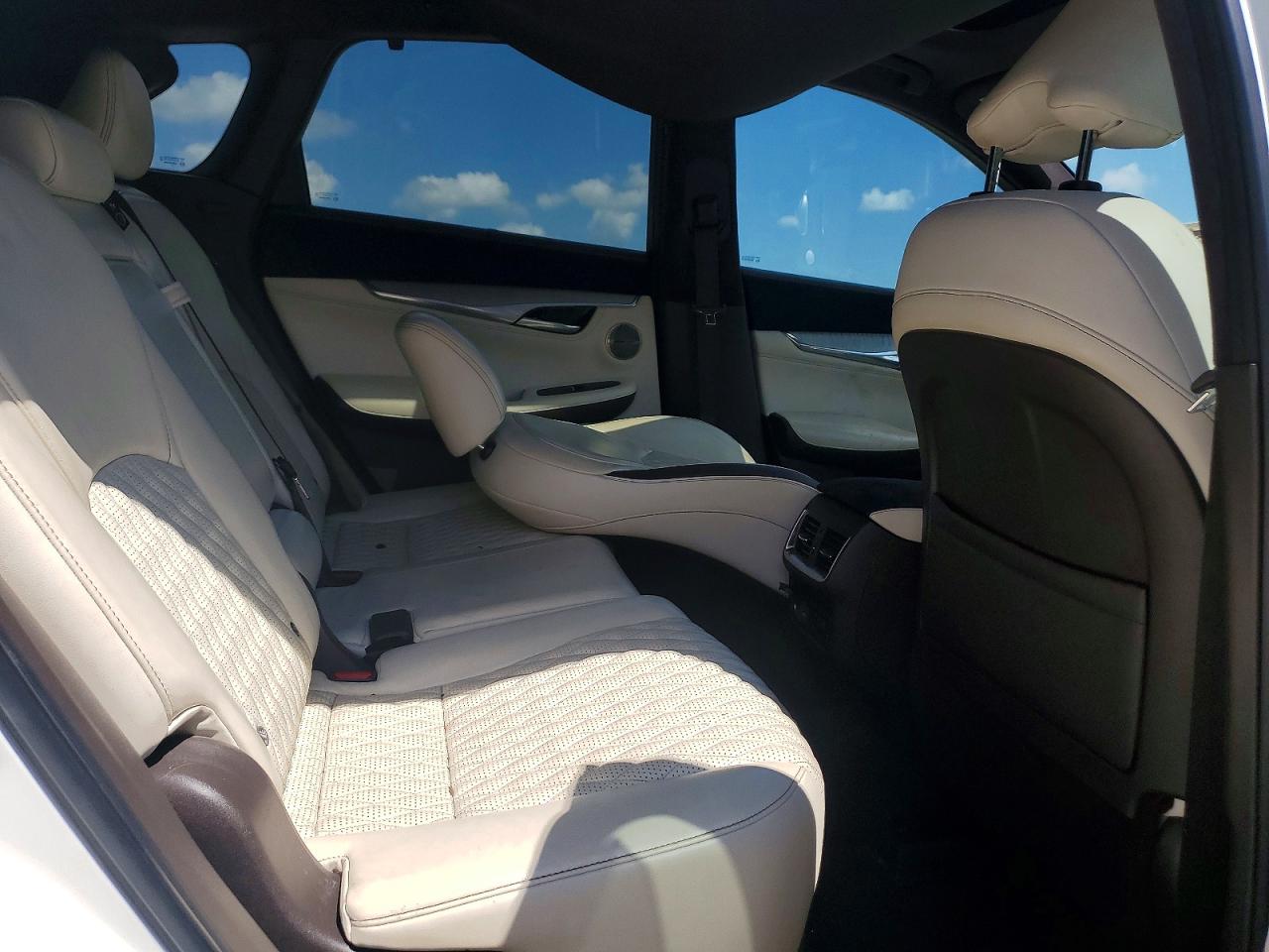 2019 Infiniti Qx50 Essential White vin: 3PCAJ5M16KF106426
