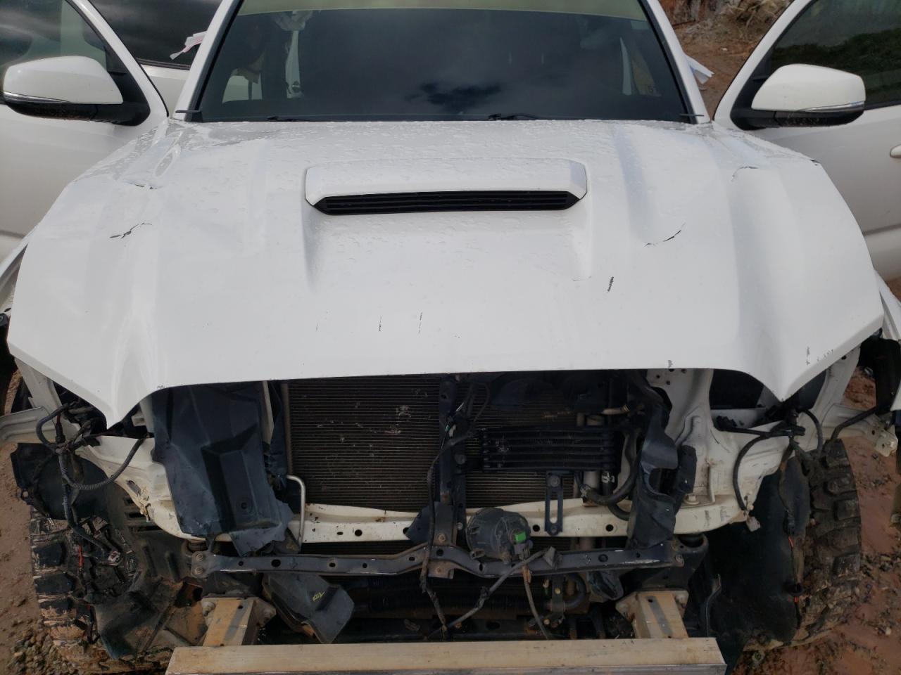 2017 Toyota Tacoma Double Cab White vin: 3TMAZ5CN0HM042112