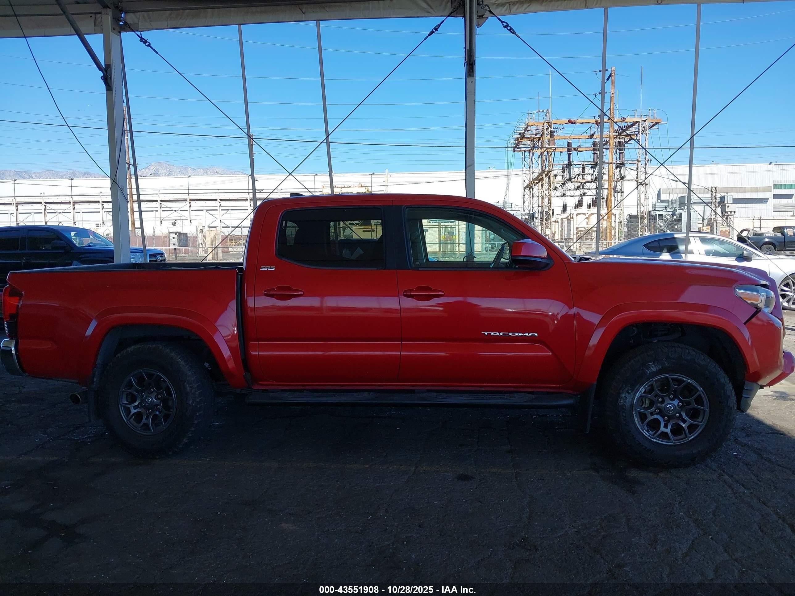 2018 Toyota Tacoma Sr5 V6 Красный vin: 3TMAZ5CN1JM054467
