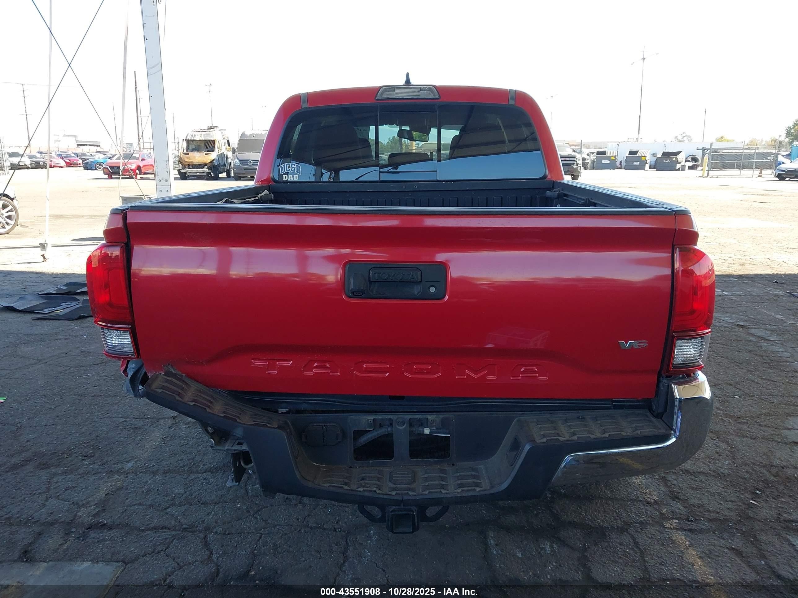 2018 Toyota Tacoma Sr5 V6 Красный vin: 3TMAZ5CN1JM054467